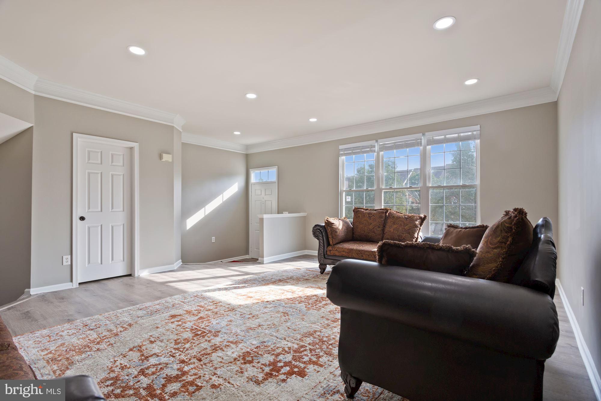 SOUTH RIDING - Residential