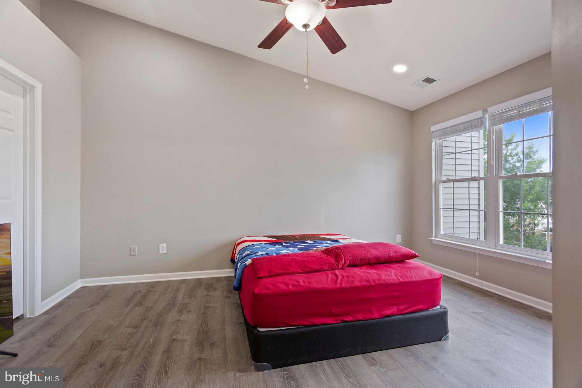 SOUTH RIDING - Residential