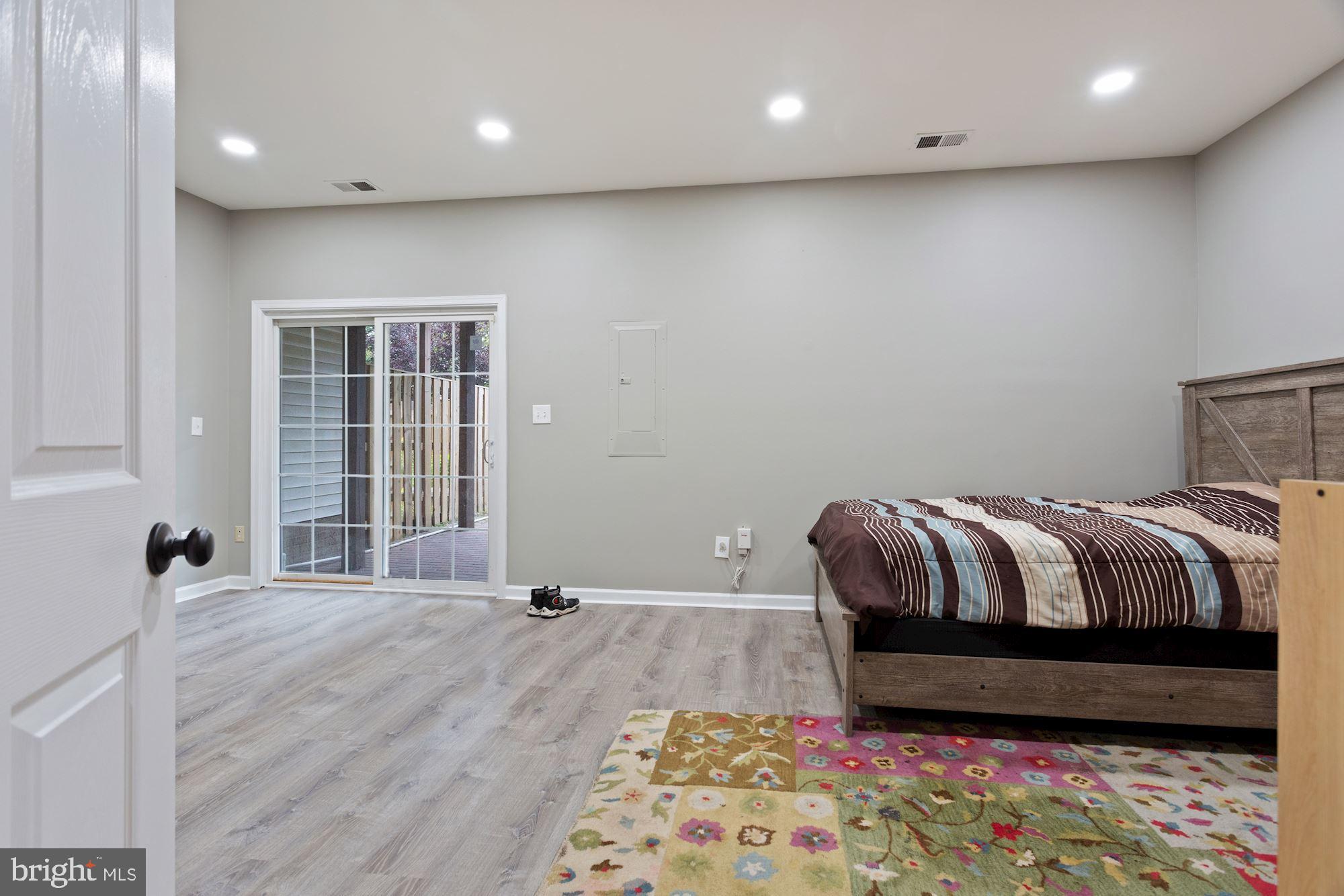 SOUTH RIDING - Residential