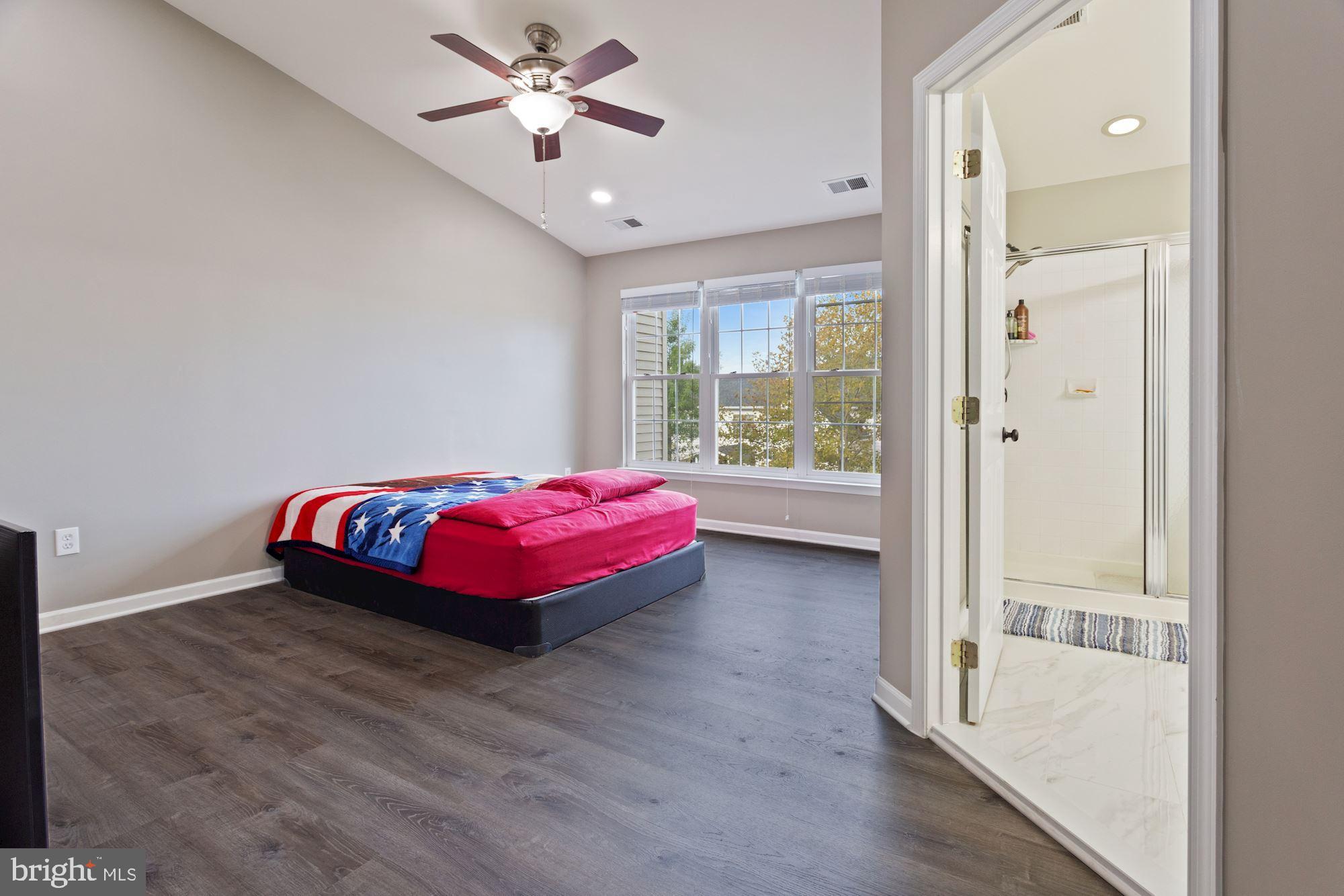 SOUTH RIDING - Residential