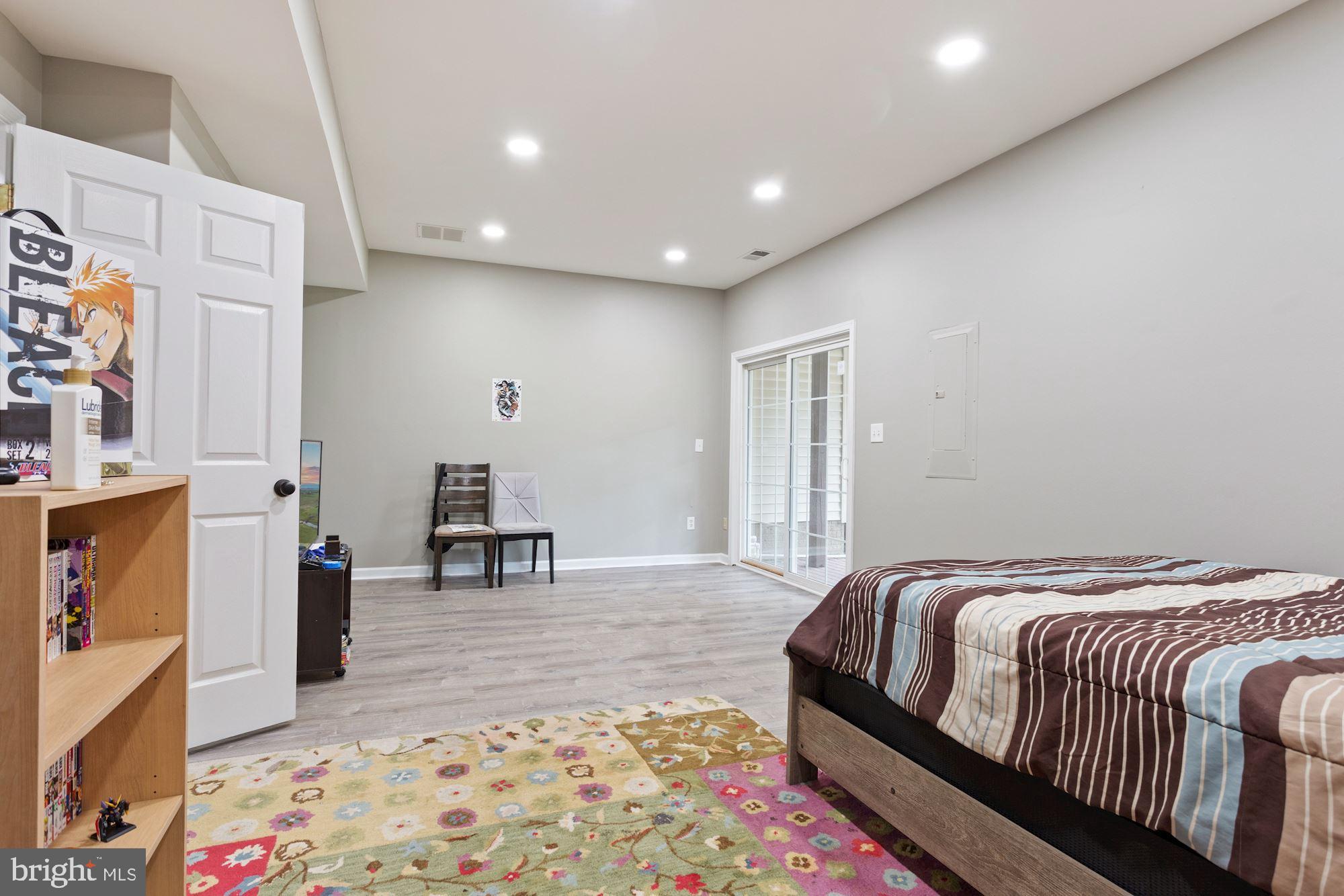 SOUTH RIDING - Residential