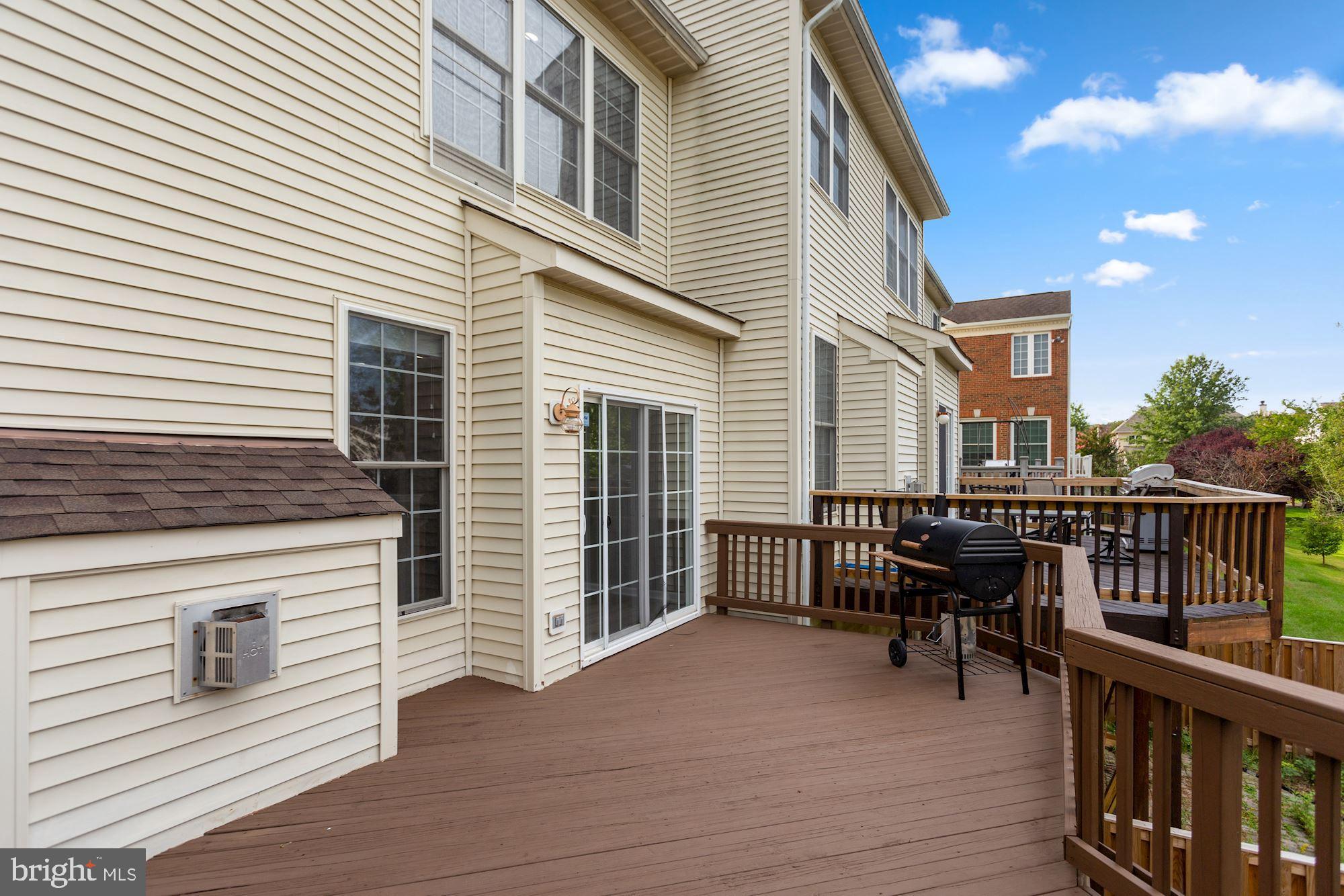 SOUTH RIDING - Residential