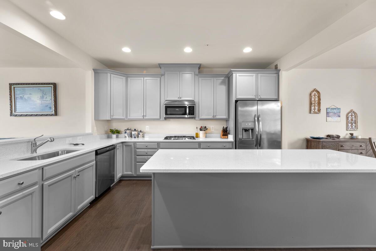 PARKSIDE AT WESTPHALIA - Residential