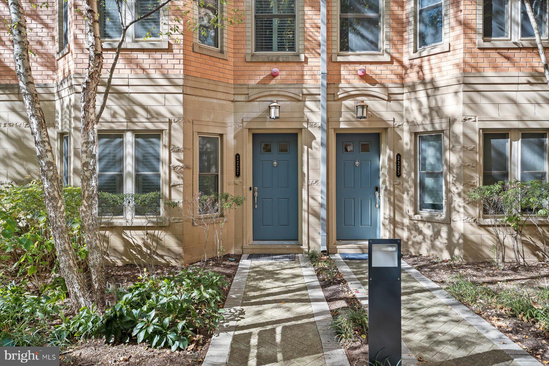 2227 12TH COURT N