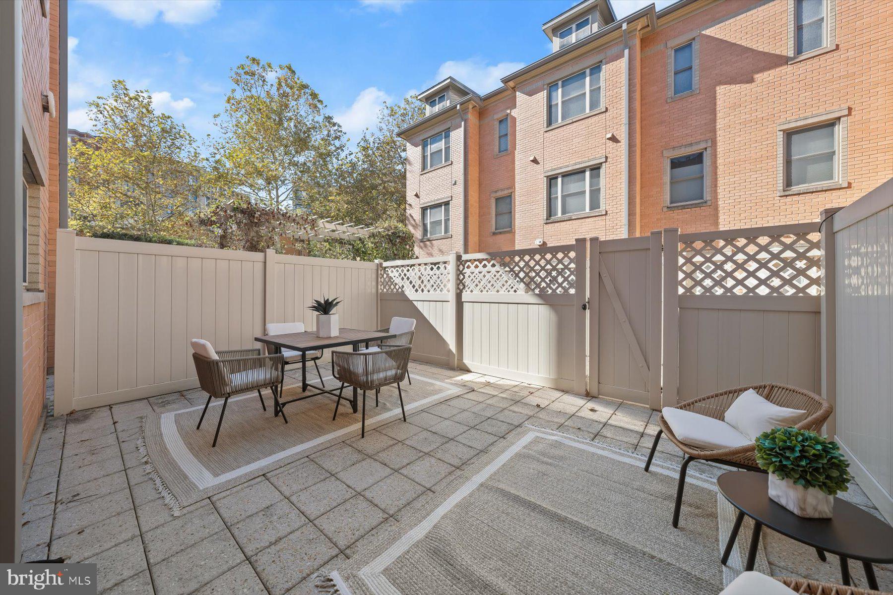 VISTA ON COURTHOUSE - Residential