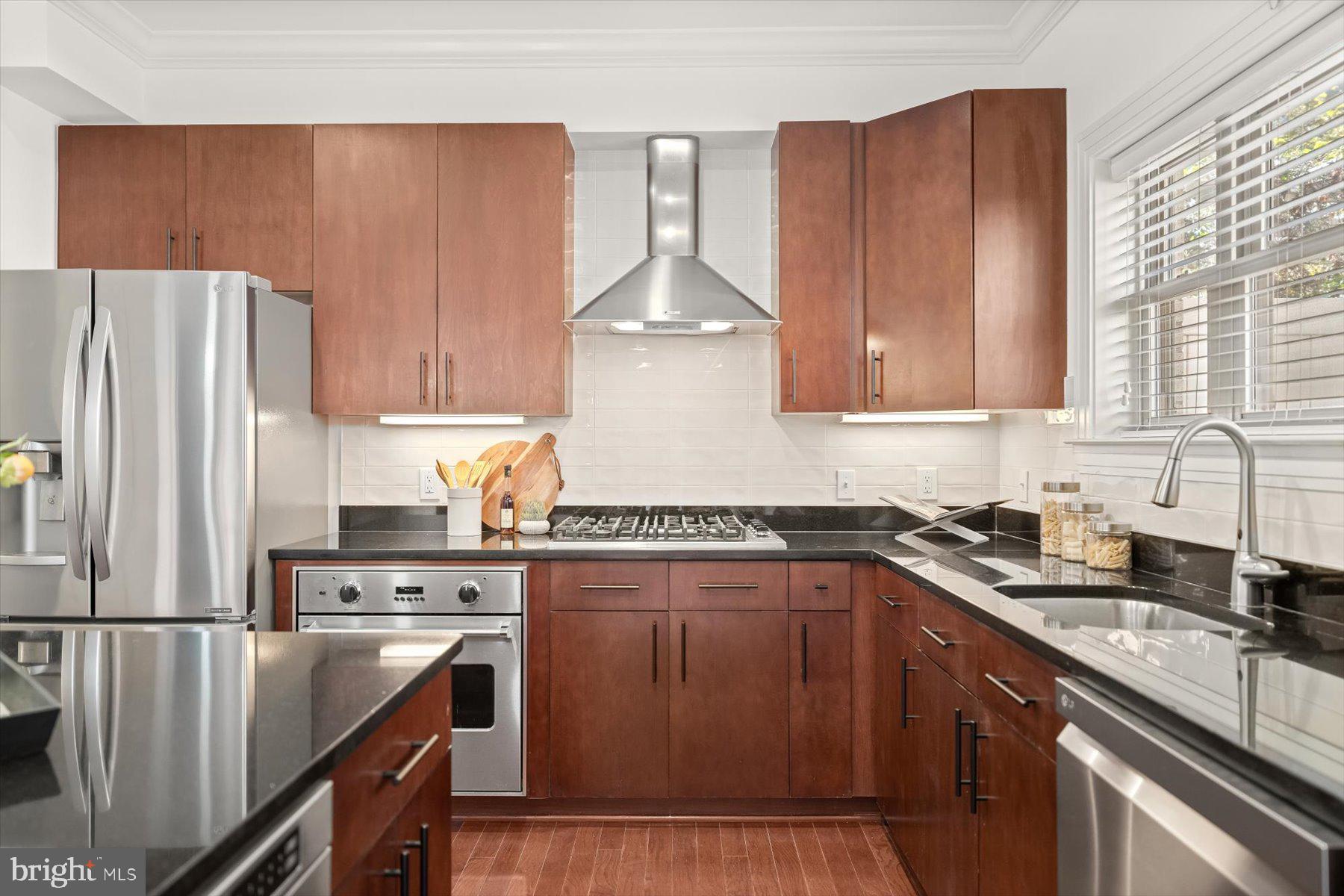 VISTA ON COURTHOUSE - Residential