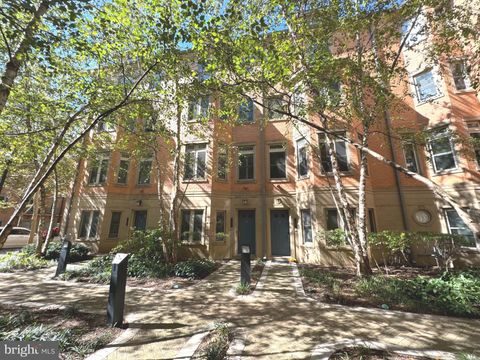 2227 12TH COURT N ARLINGTON VA 22201