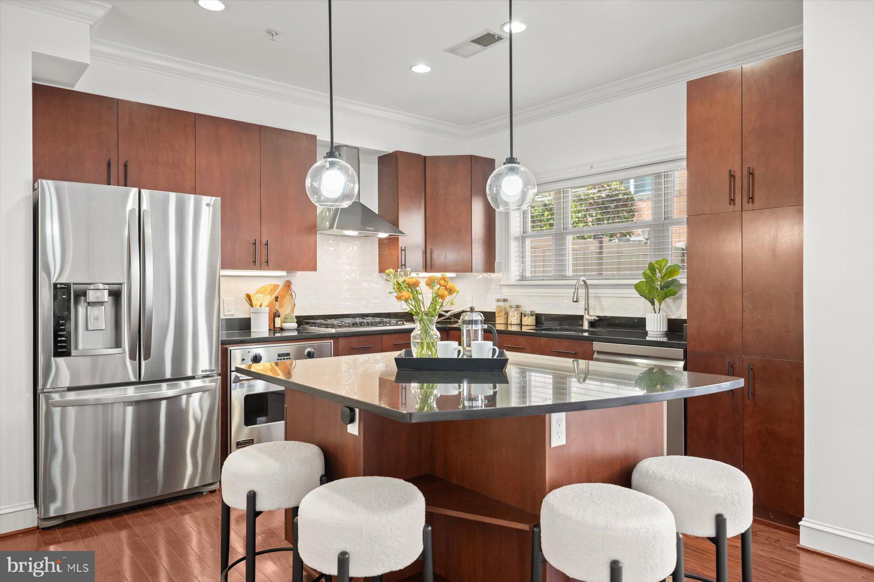 VISTA ON COURTHOUSE - Residential