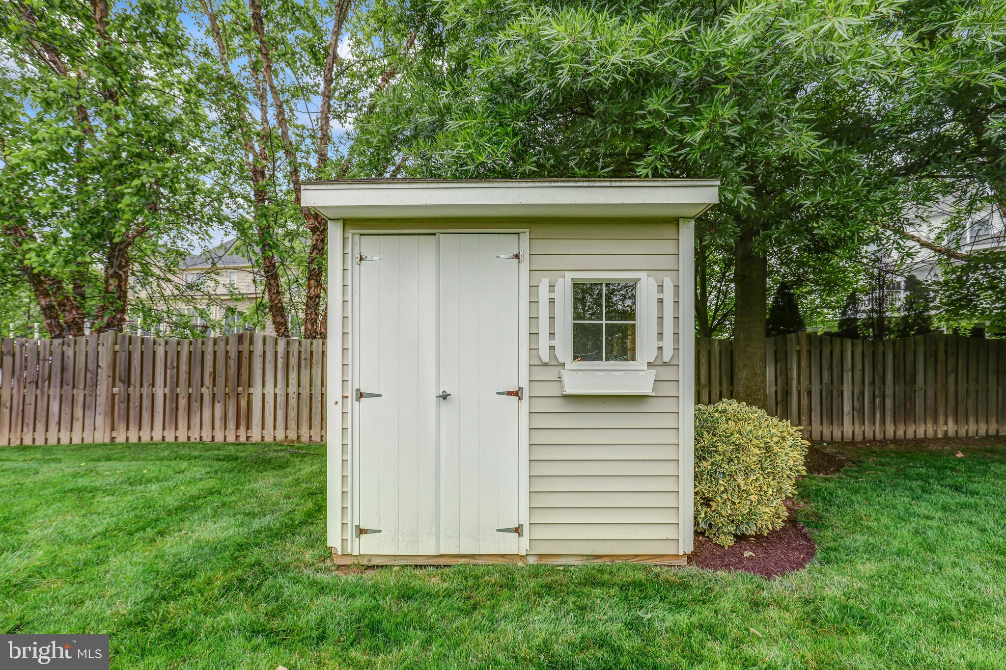 LAKES AT BELLE TERRA - Residential