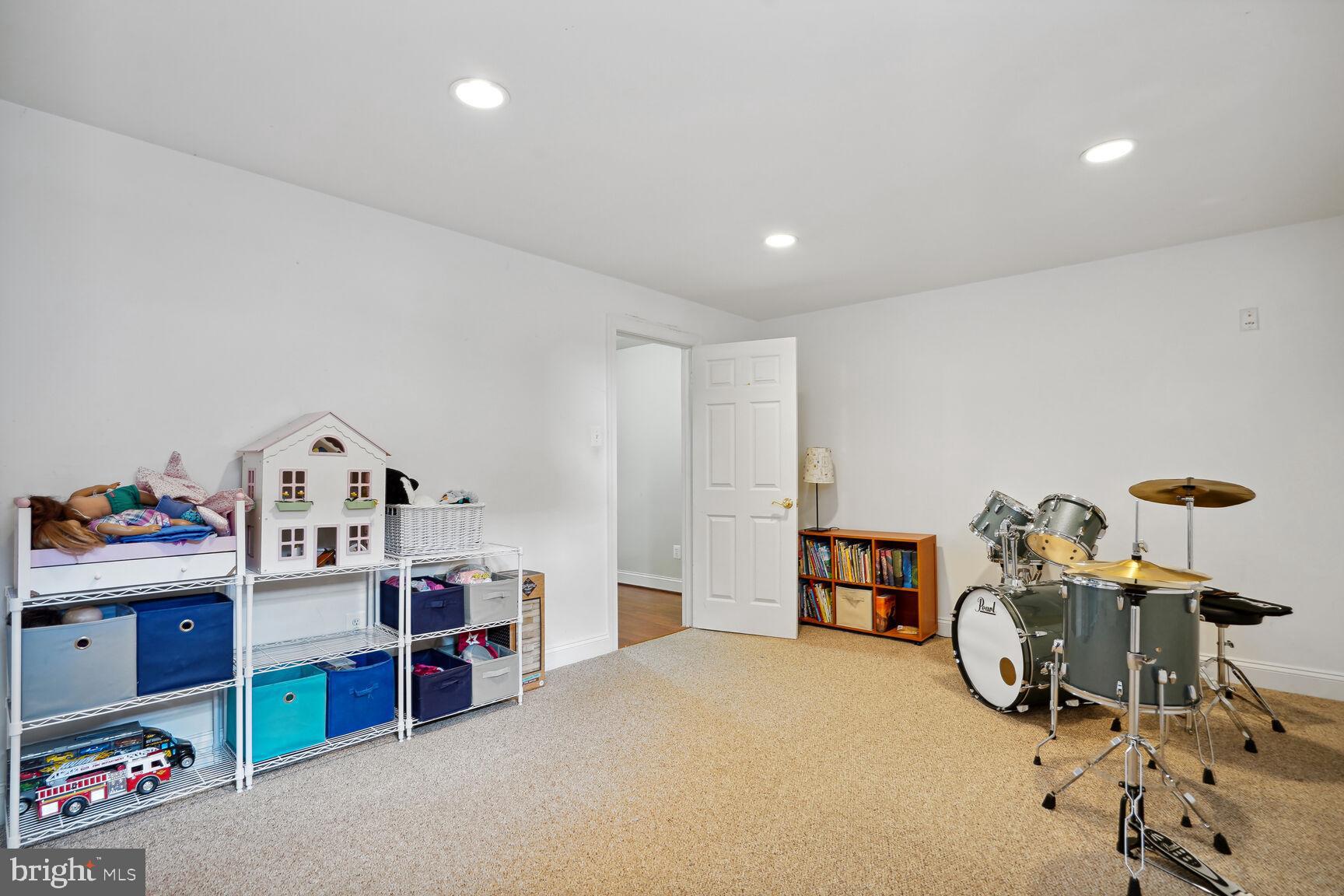 LAKES AT BELLE TERRA - Residential