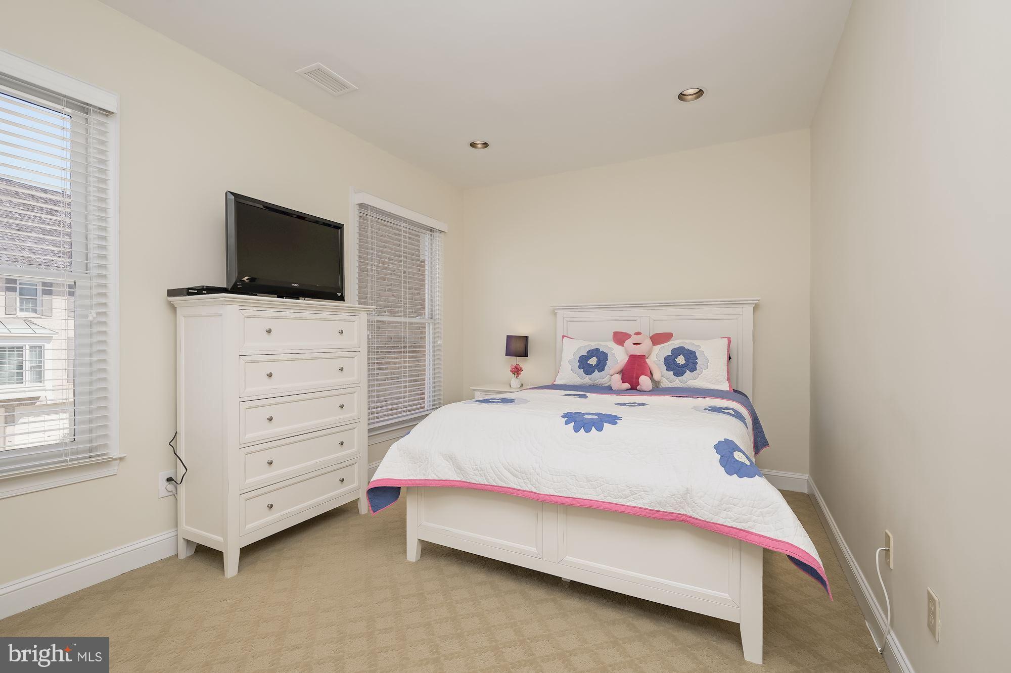 POTOMAC CREST - Residential