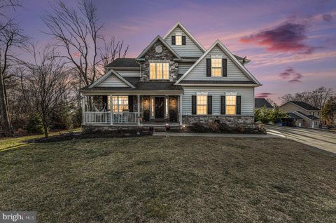 2105 DEVON LANE PENNSBURG PA 18073