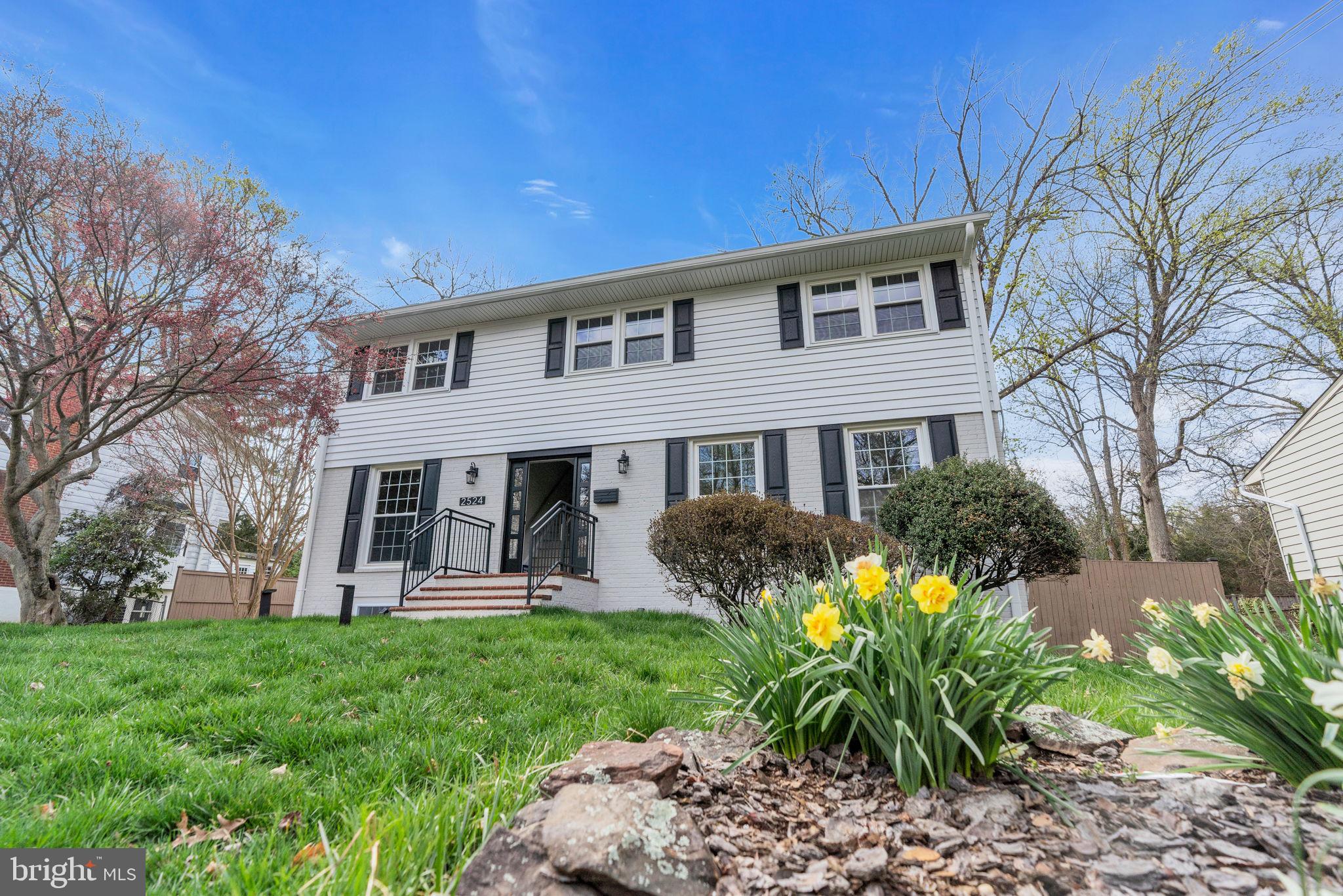 STONEWALL MANOR - Residential