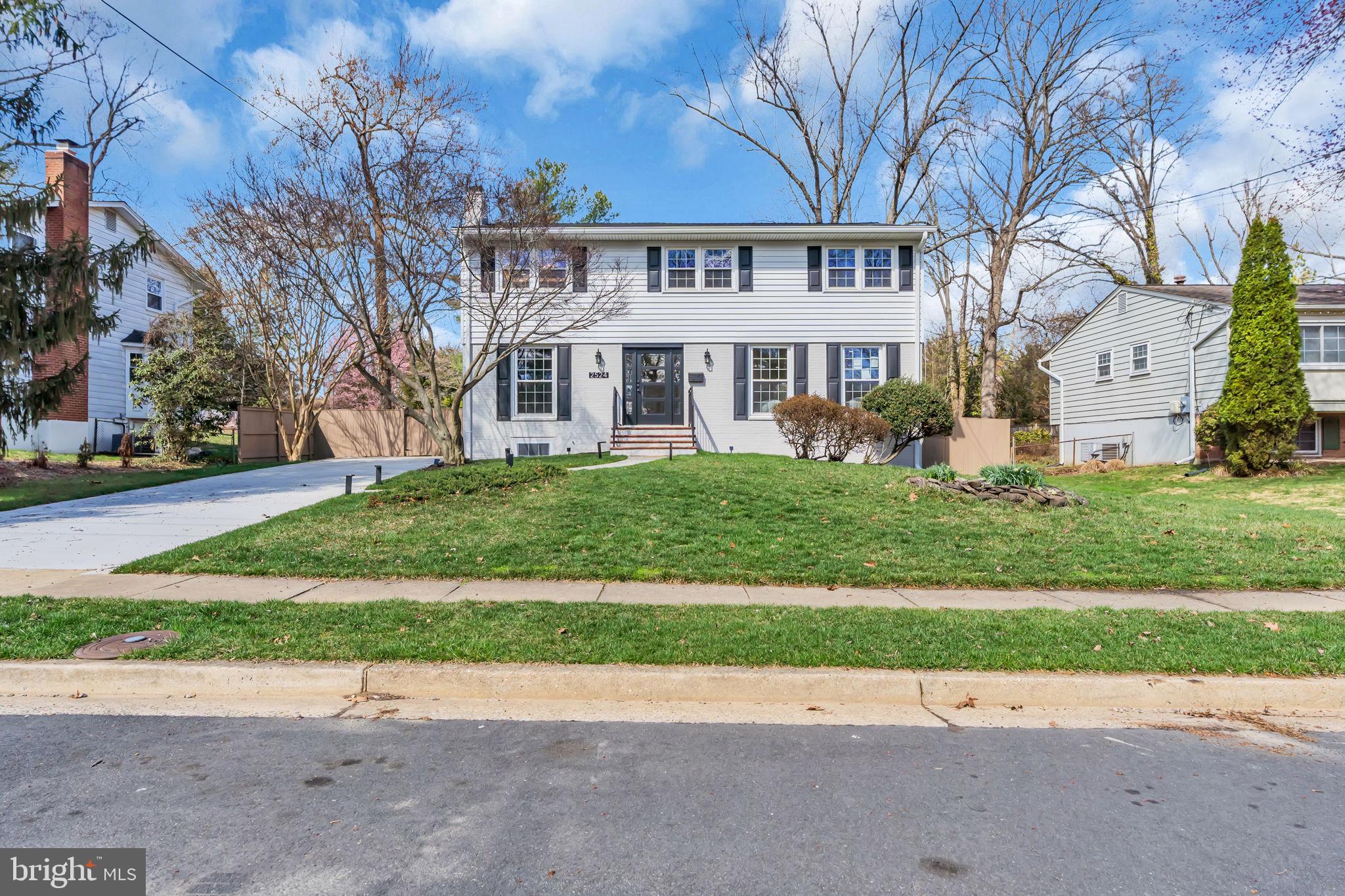 STONEWALL MANOR - Residential