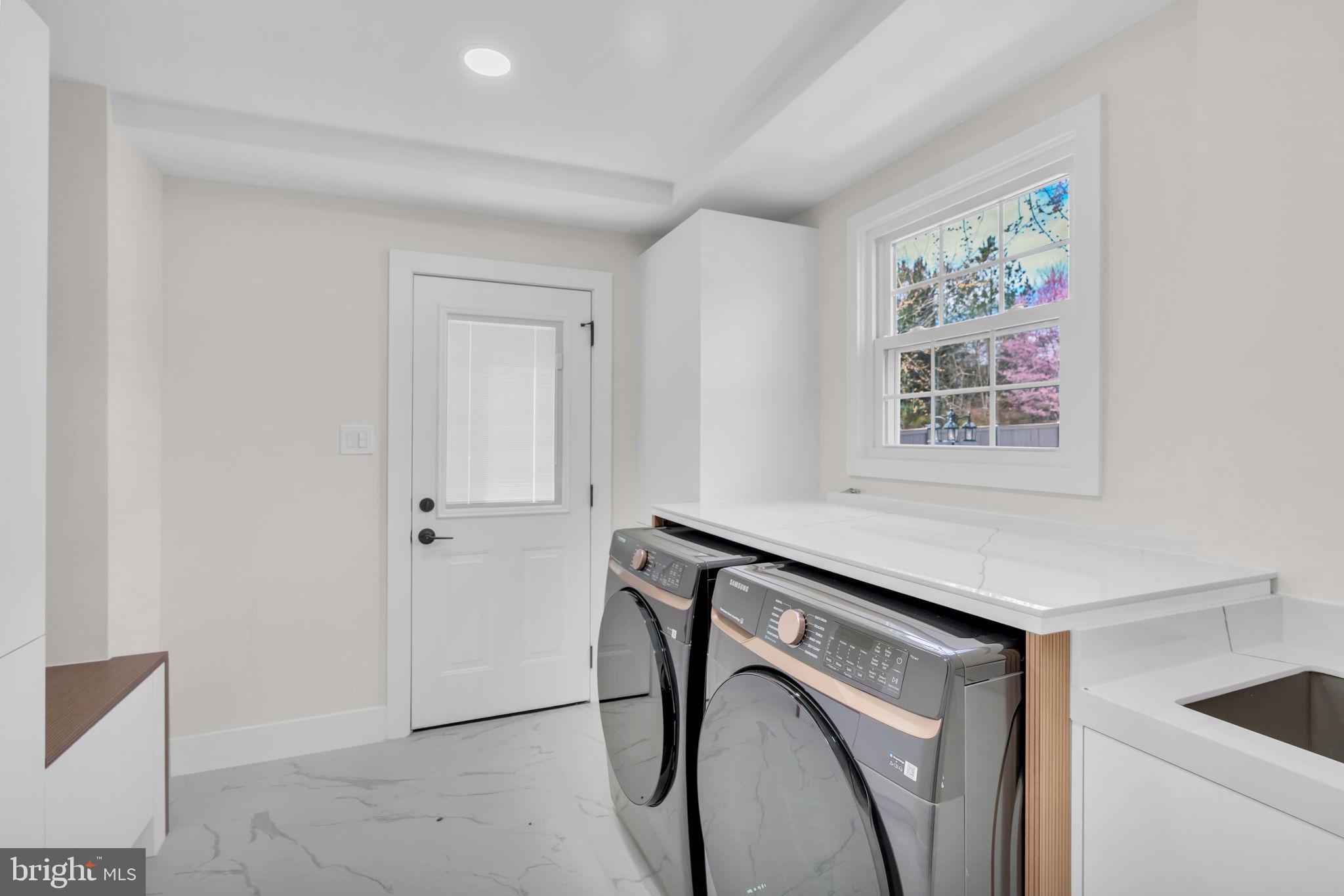 STONEWALL MANOR - Residential