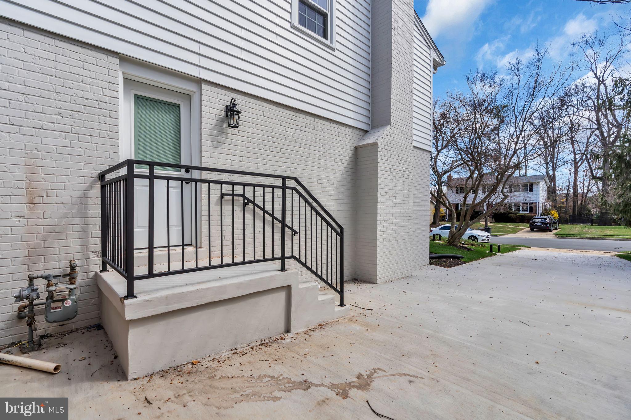 STONEWALL MANOR - Residential