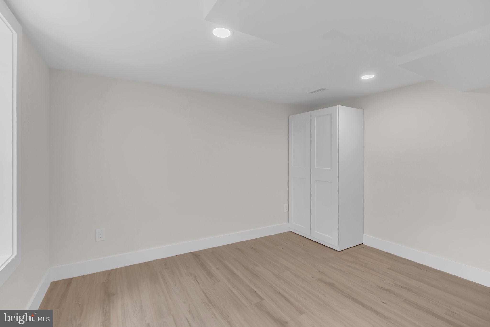 STONEWALL MANOR - Residential