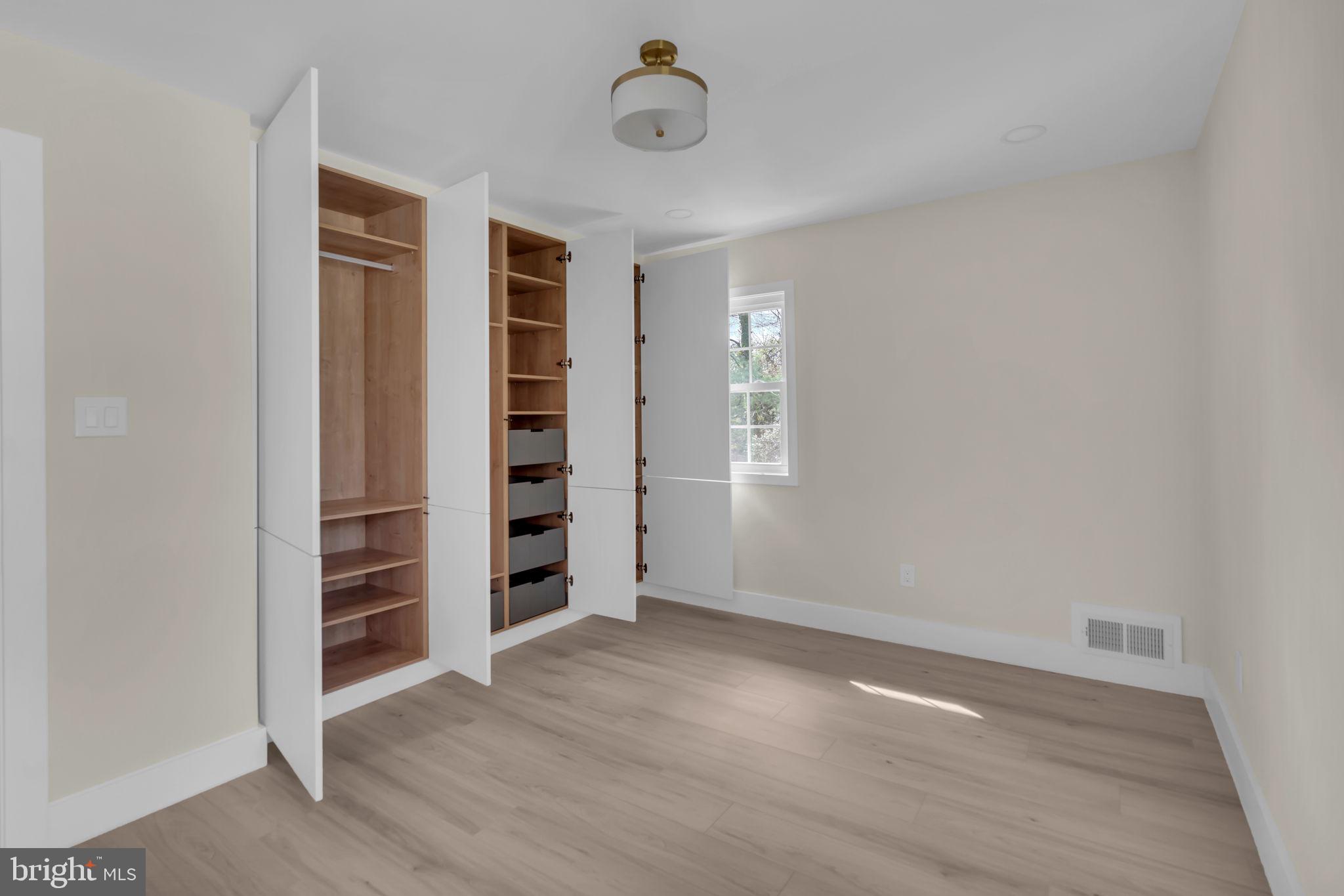 STONEWALL MANOR - Residential