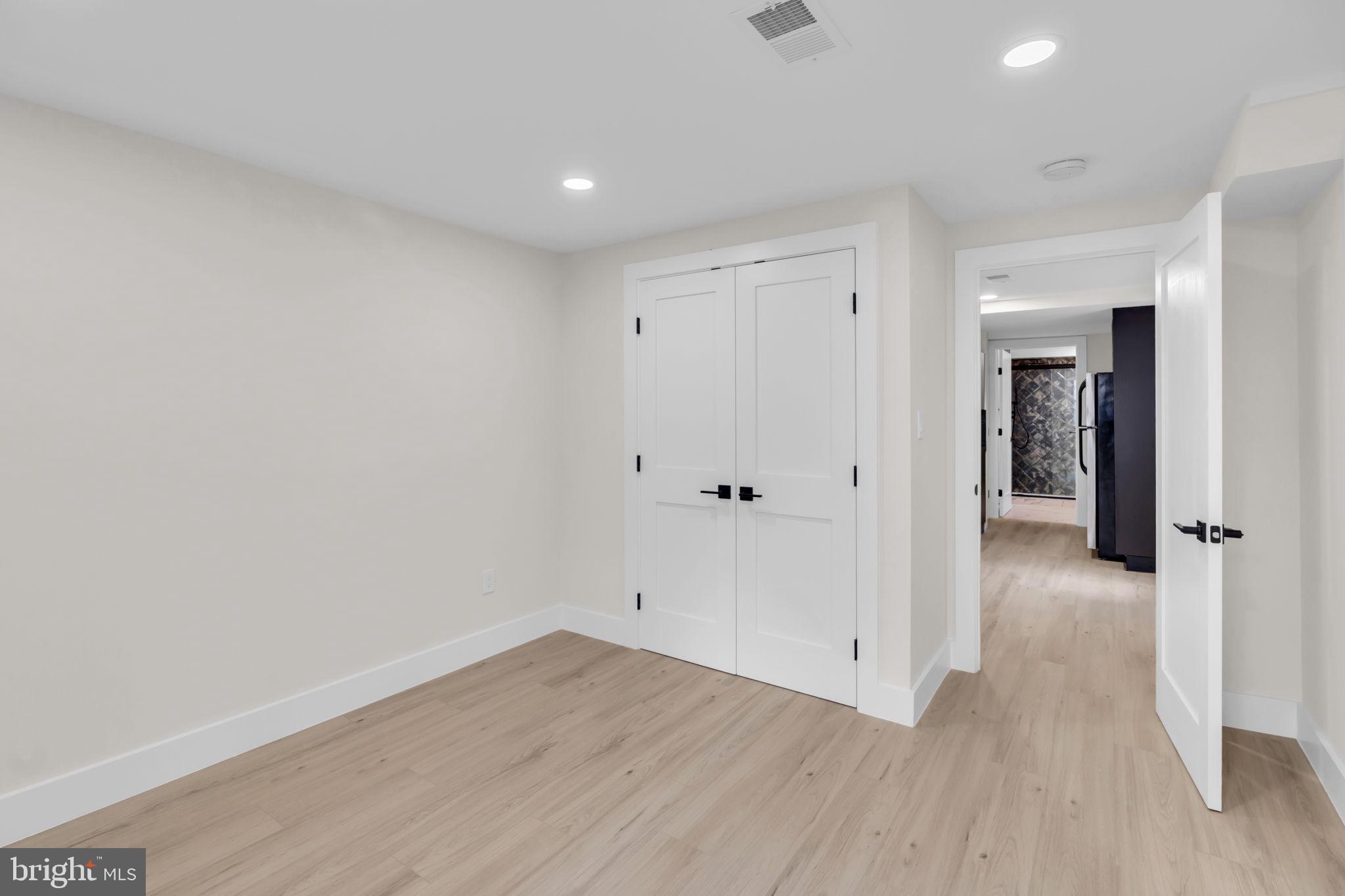 STONEWALL MANOR - Residential