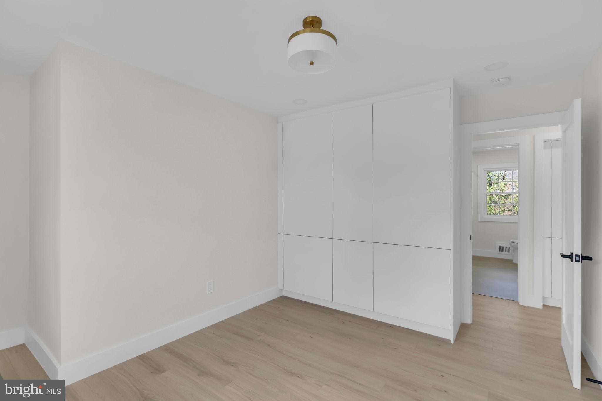 STONEWALL MANOR - Residential