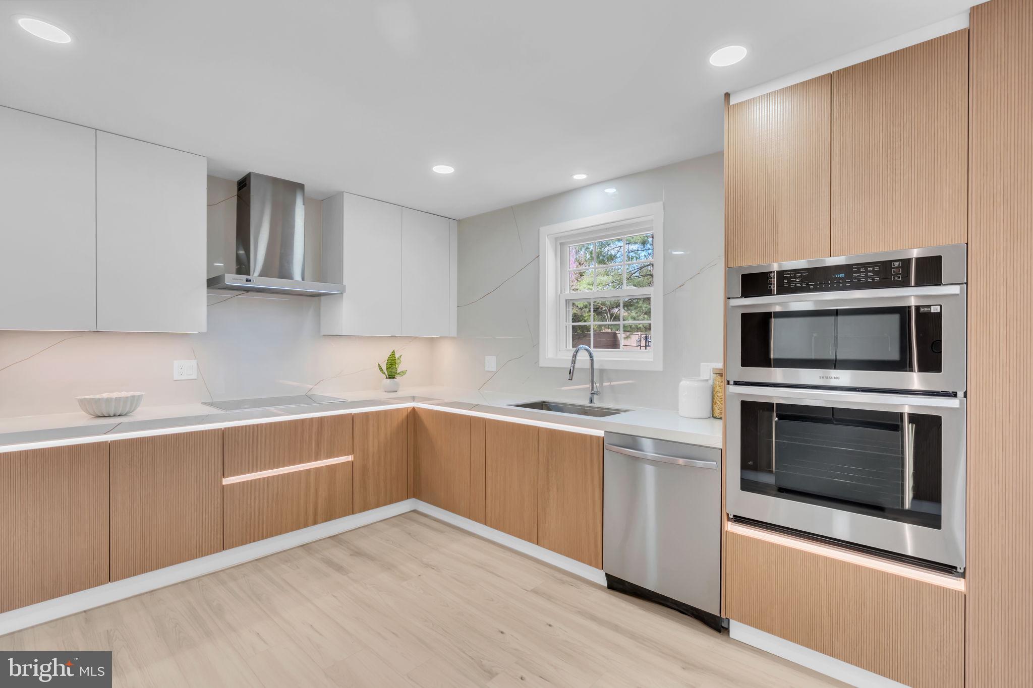 STONEWALL MANOR - Residential