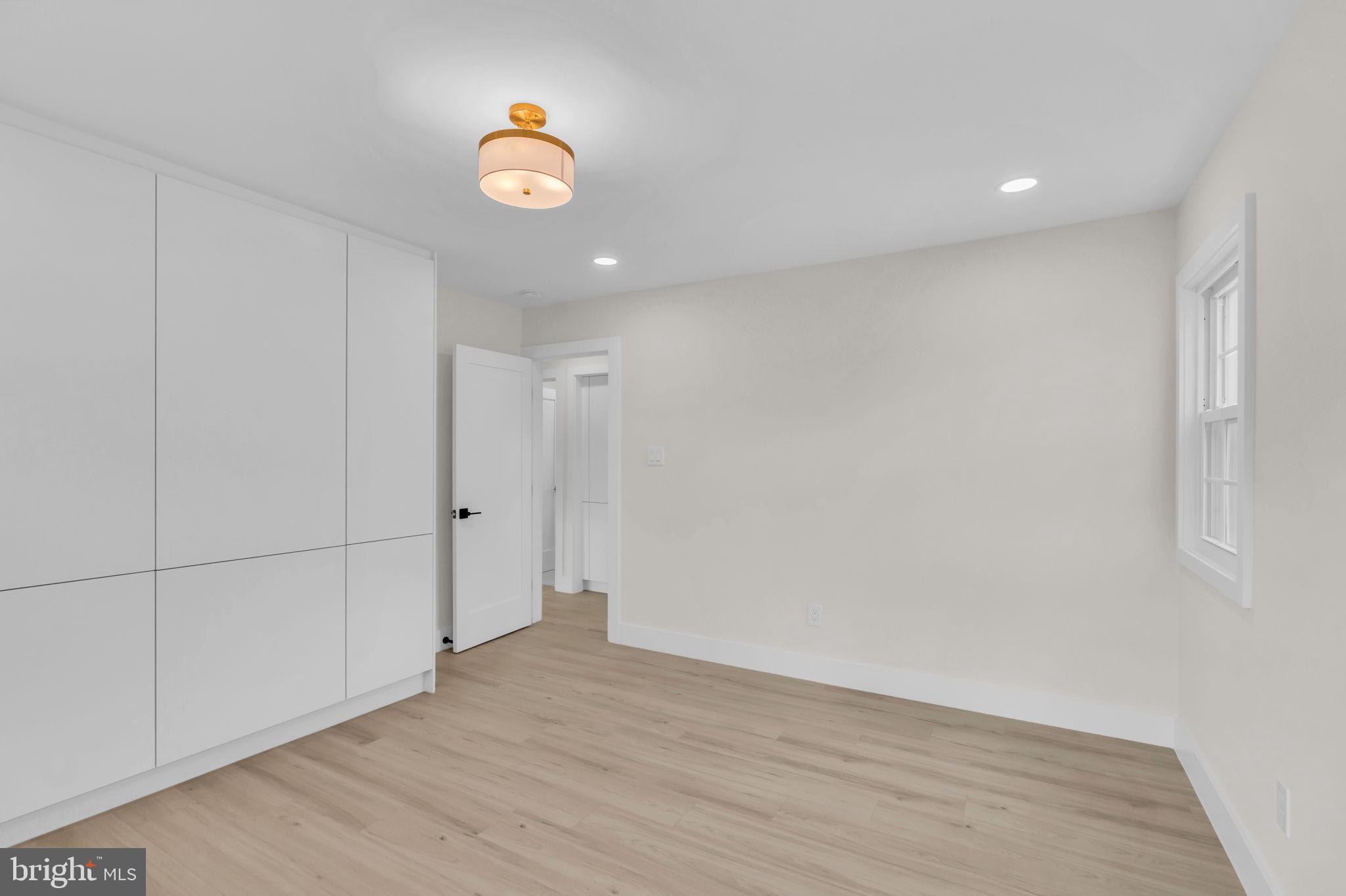 STONEWALL MANOR - Residential