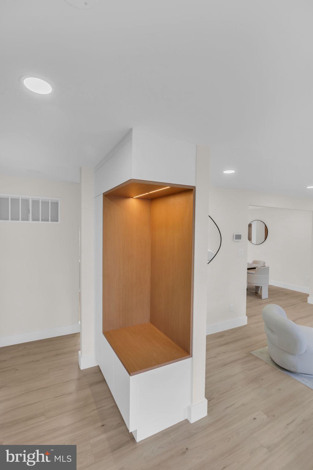 STONEWALL MANOR - Residential