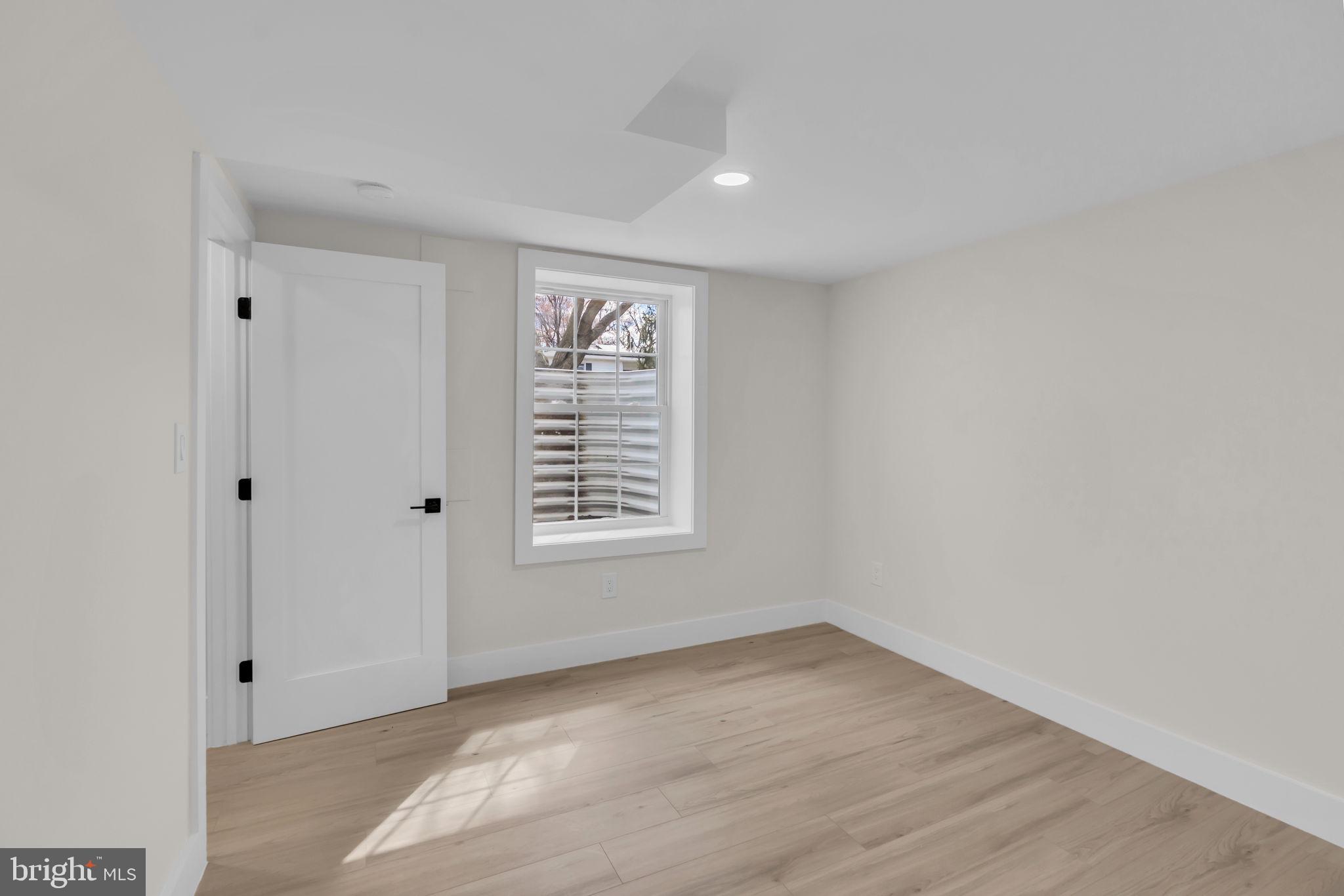 STONEWALL MANOR - Residential