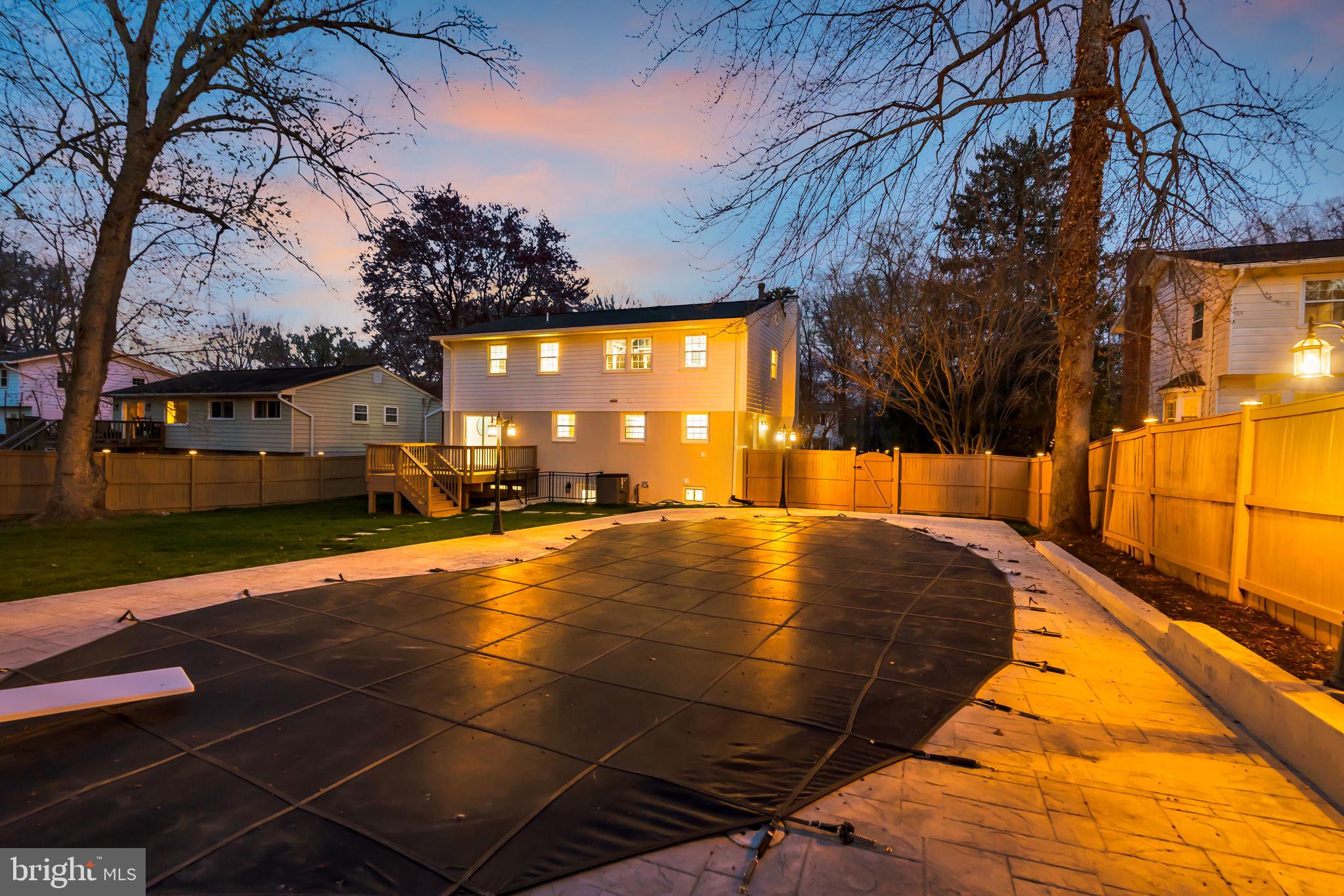 STONEWALL MANOR - Residential