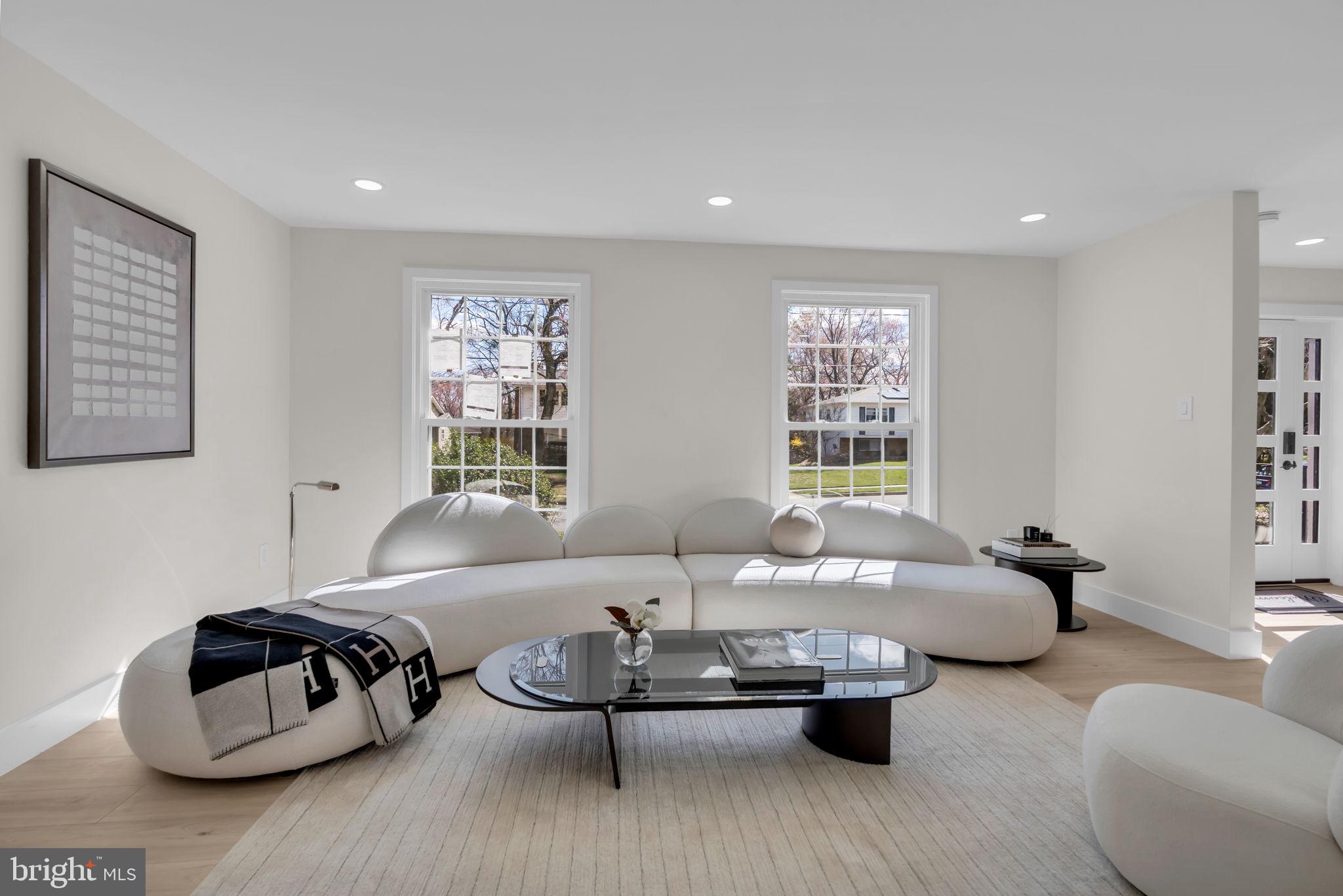 STONEWALL MANOR - Residential