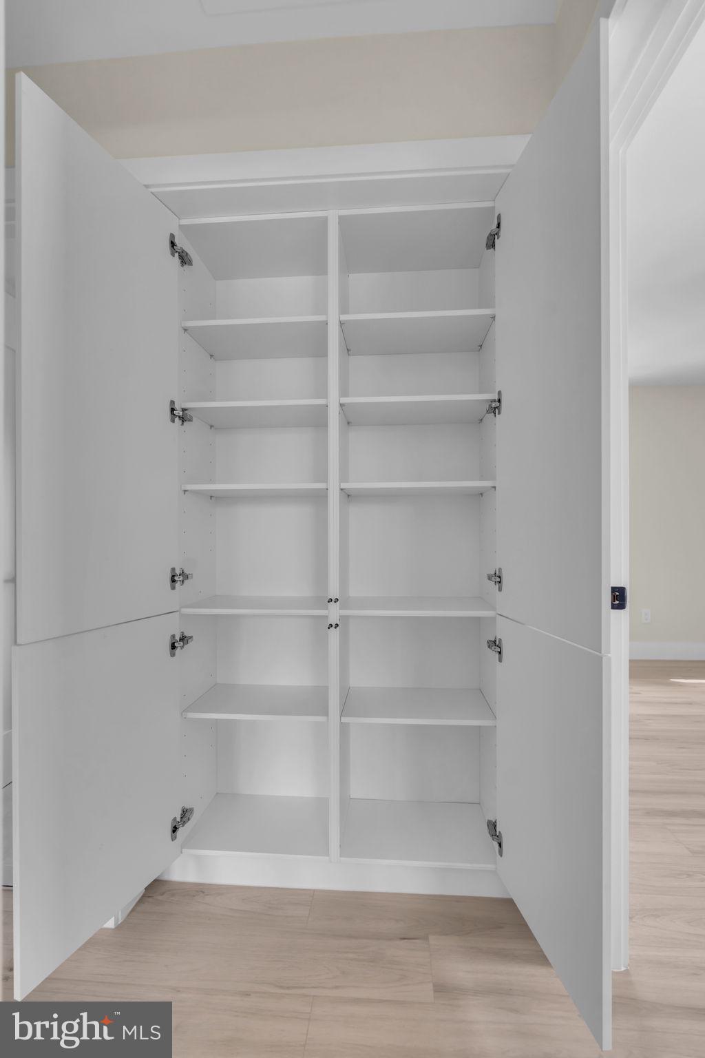 STONEWALL MANOR - Residential