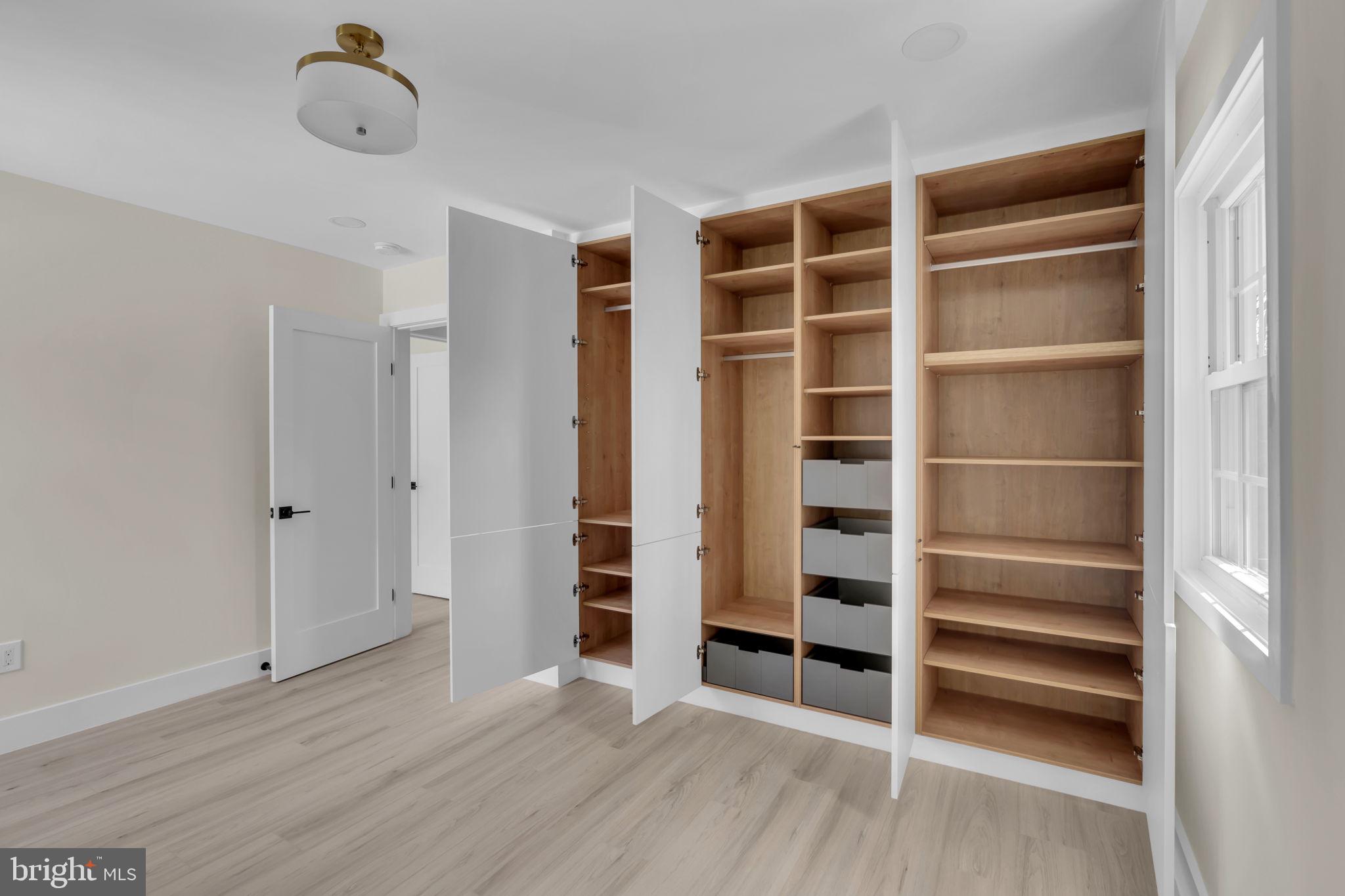 STONEWALL MANOR - Residential