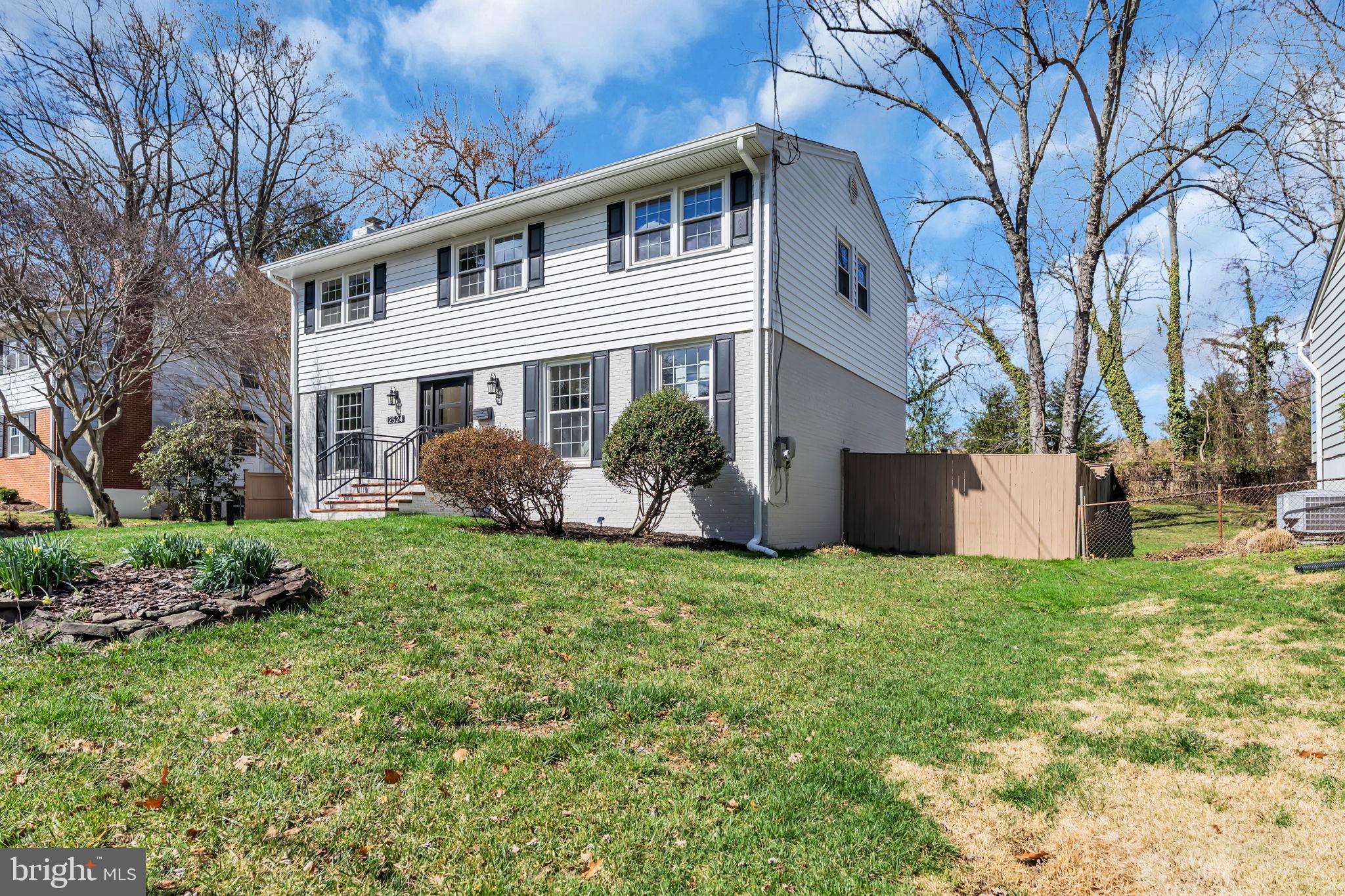 STONEWALL MANOR - Residential