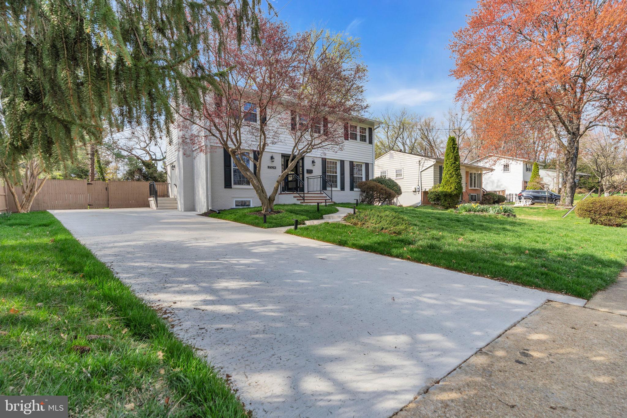 STONEWALL MANOR - Residential