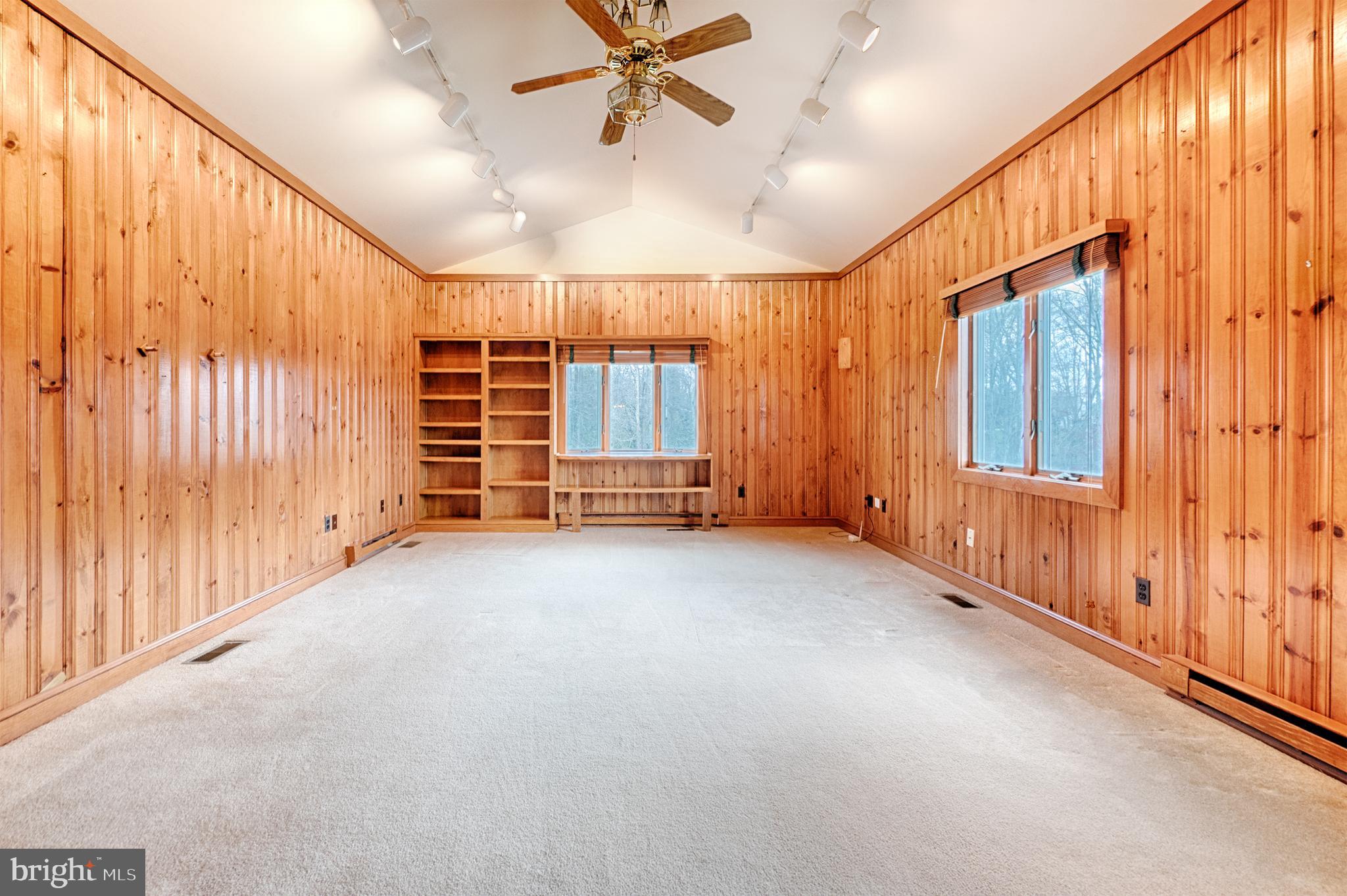 HARFORD WOODS - Residential