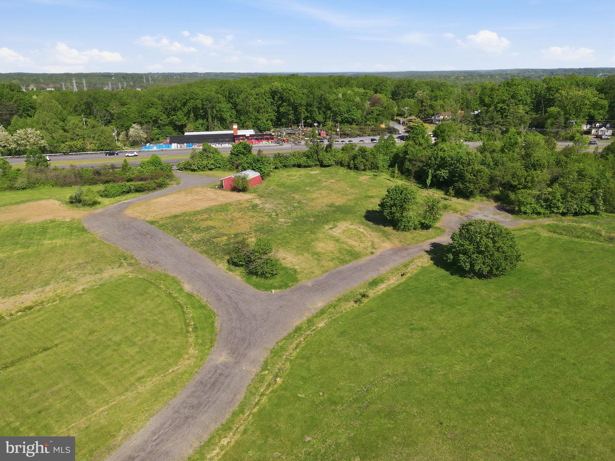 BURTONSVILLE - Residential