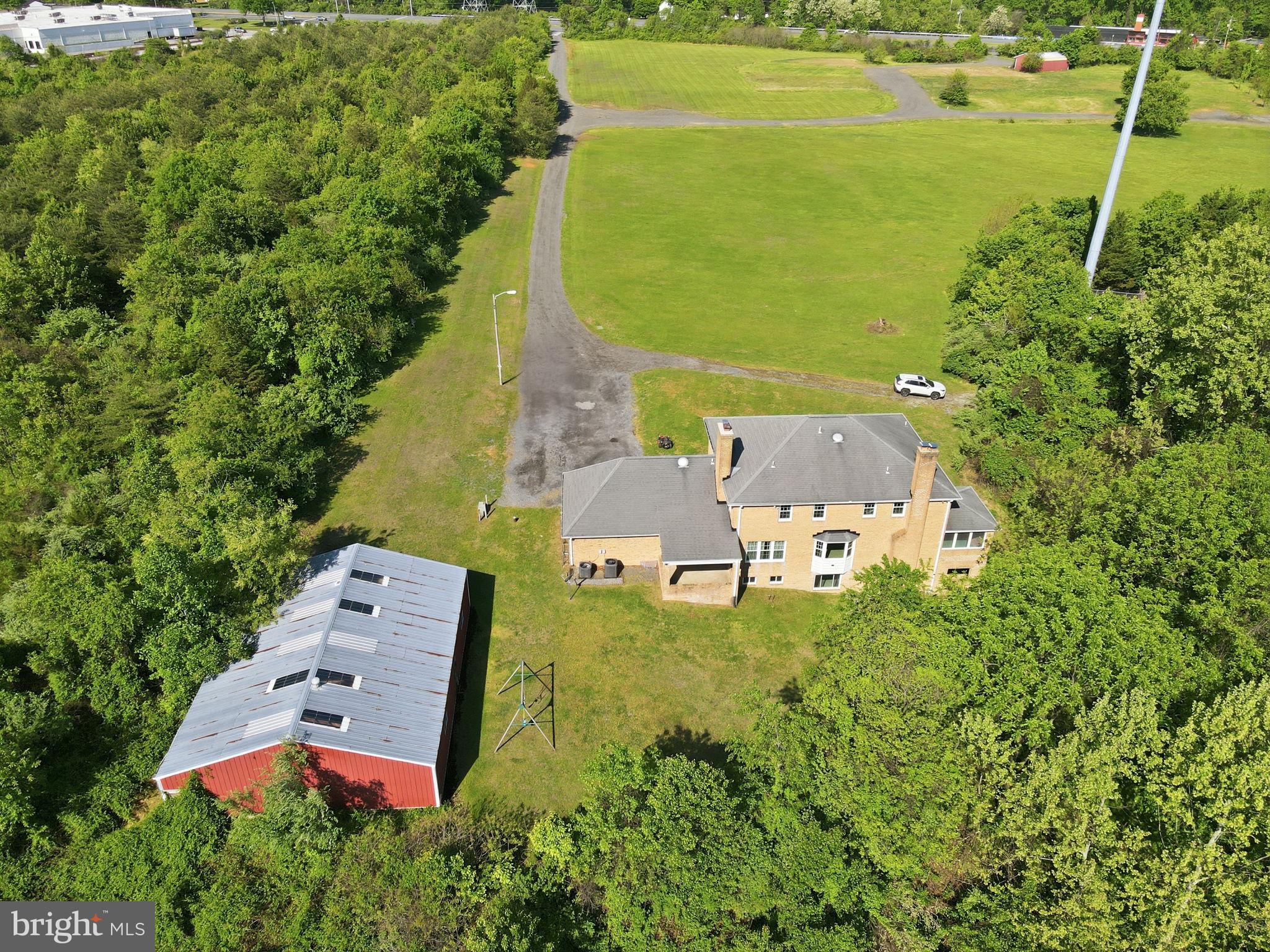 BURTONSVILLE - Residential
