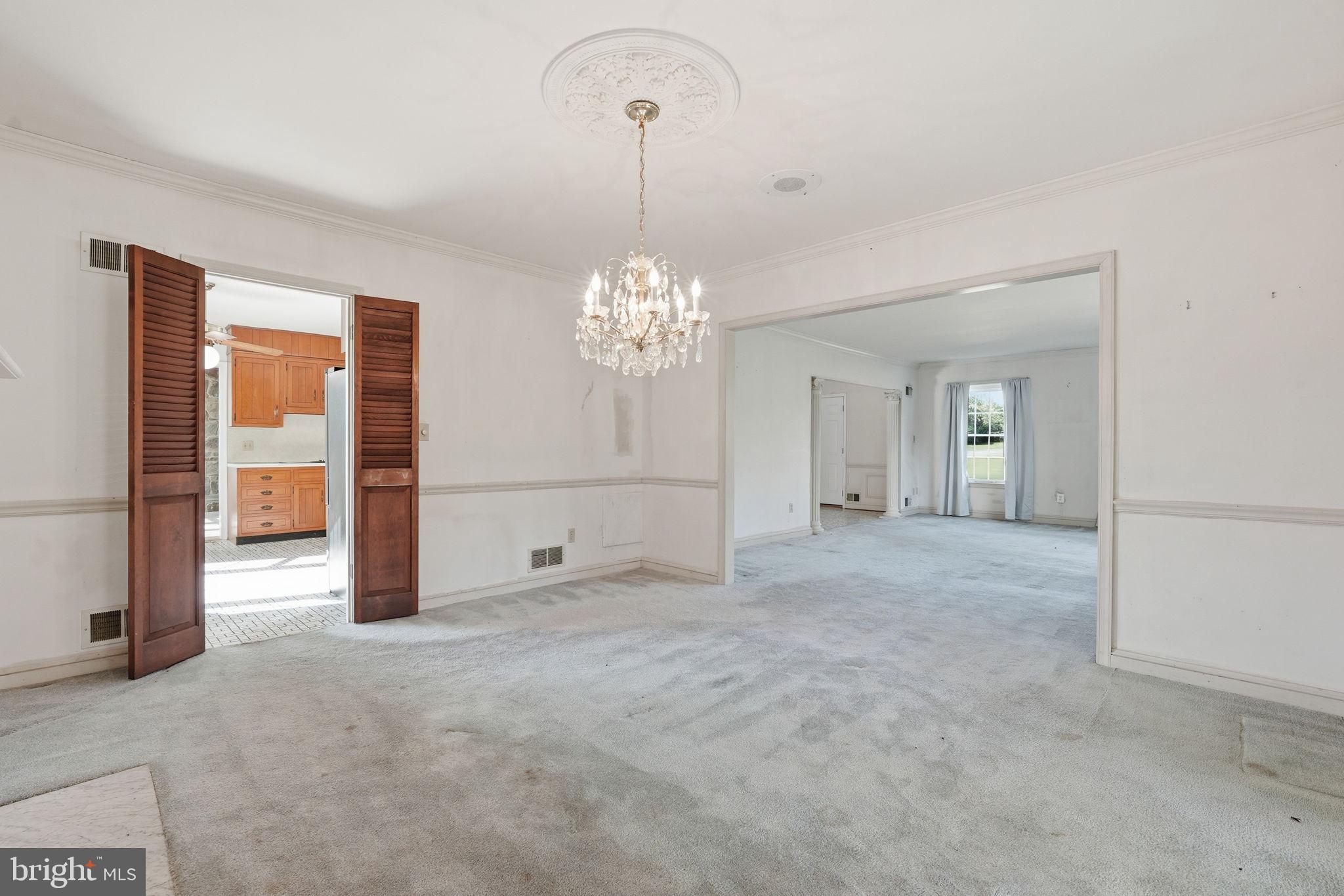 BURTONSVILLE - Residential