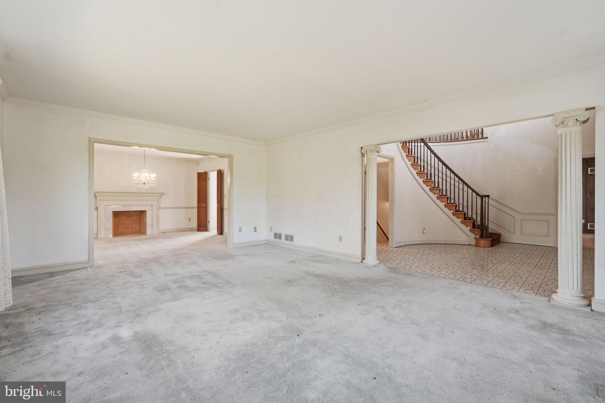 BURTONSVILLE - Residential