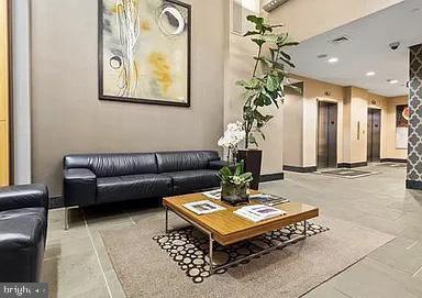 RITTENHOUSE SQUARE - Residential Lease