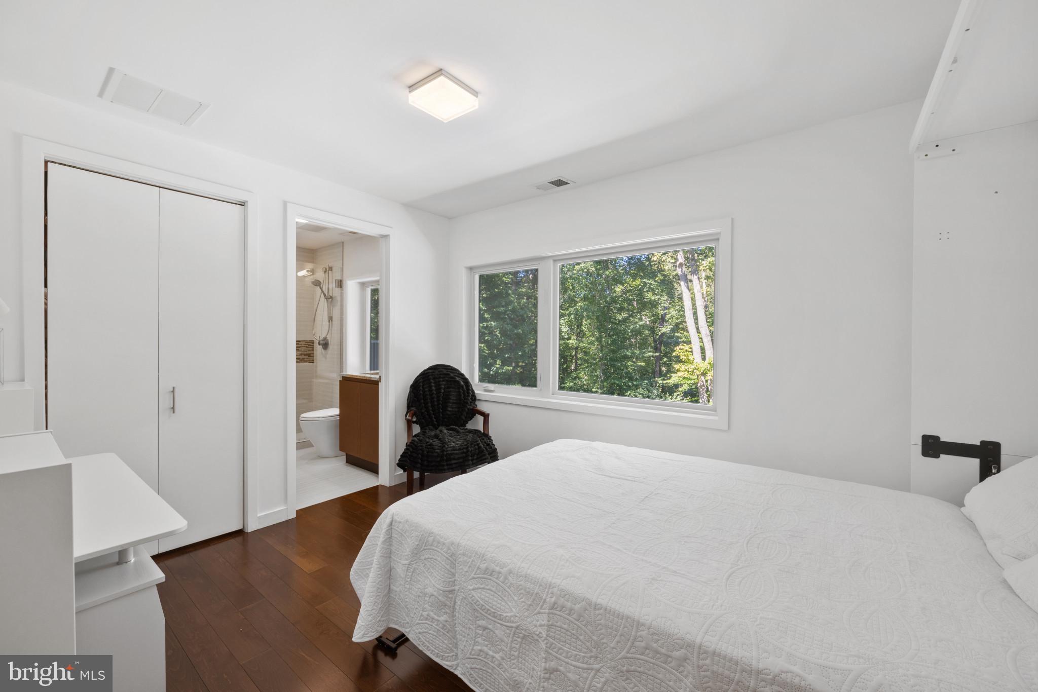 DOWNS ON THE SEVERN - Residential