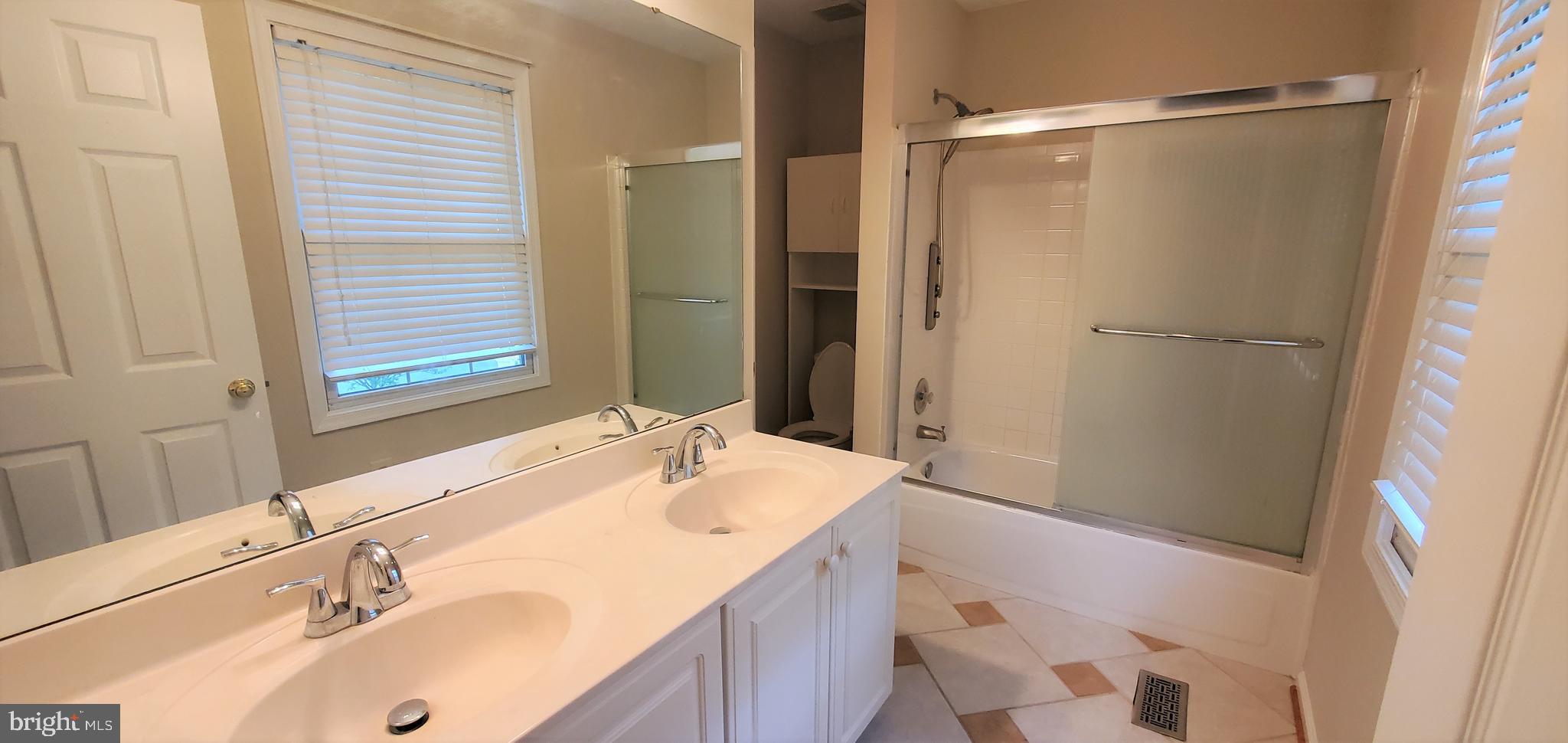 RUSSETT - Residential Lease