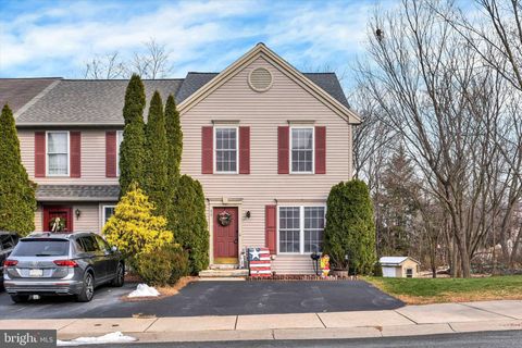 54 WOODMYRE LANE ENOLA PA 17025