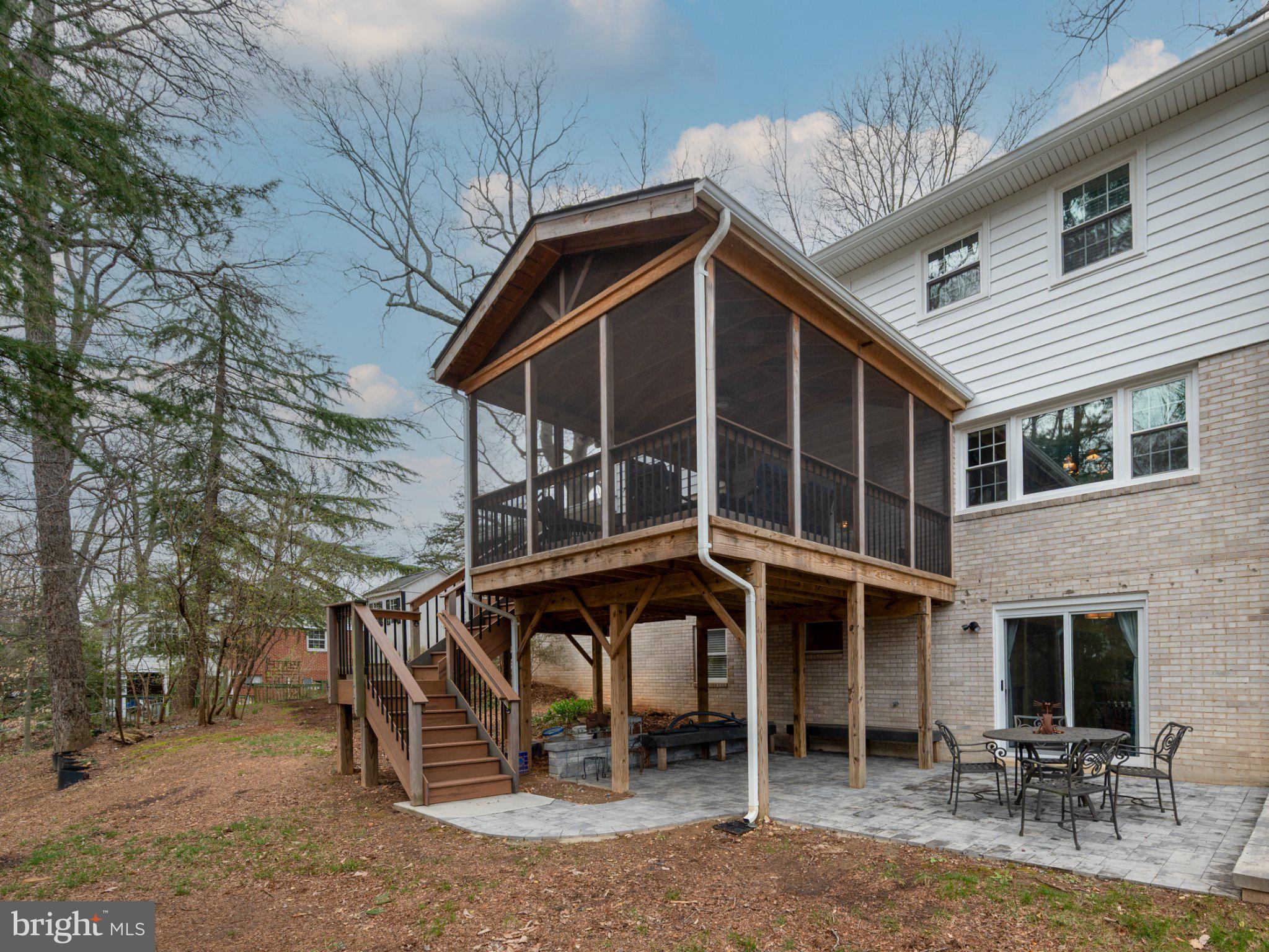 TALL OAKS - Residential