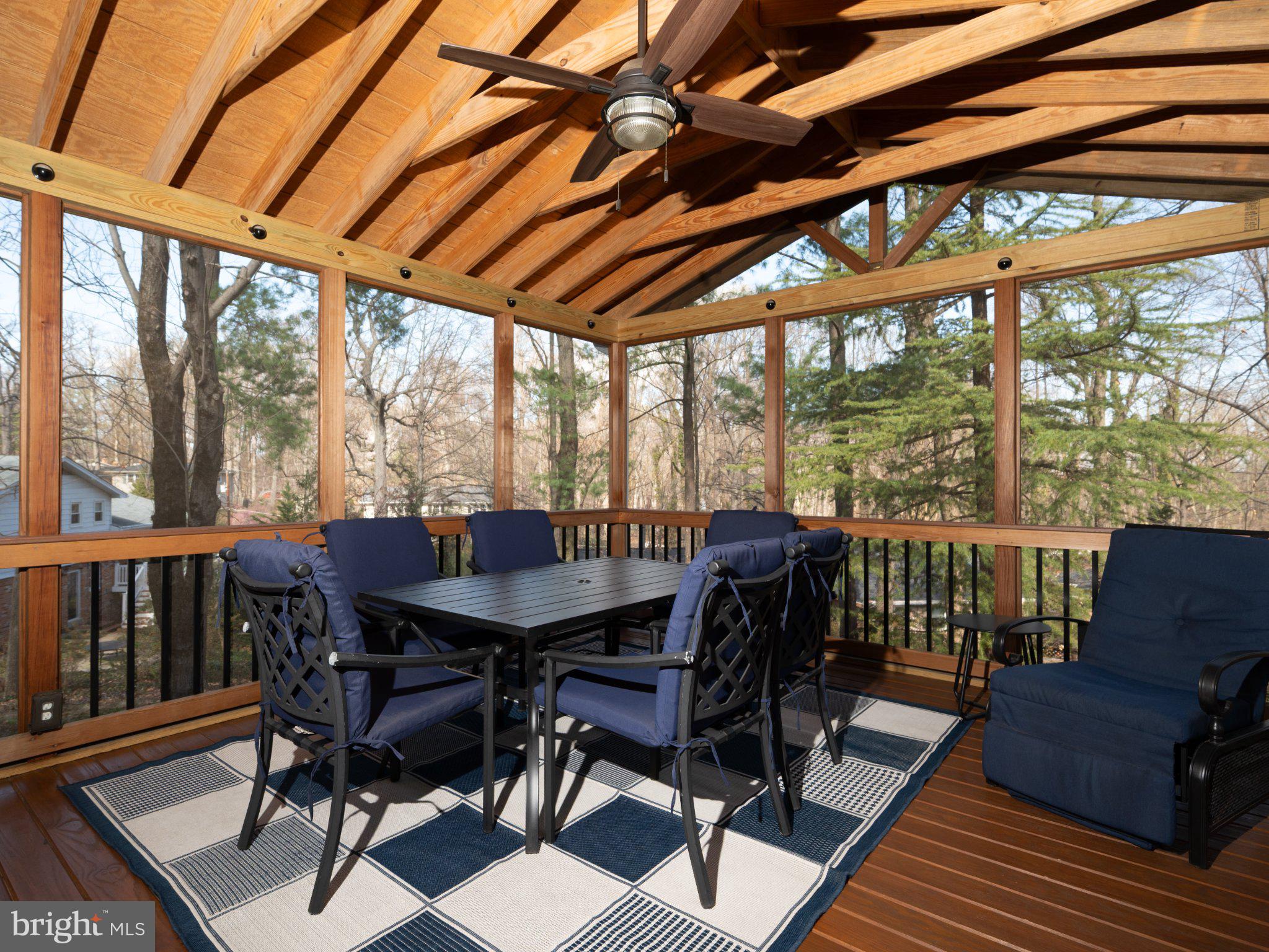 TALL OAKS - Residential