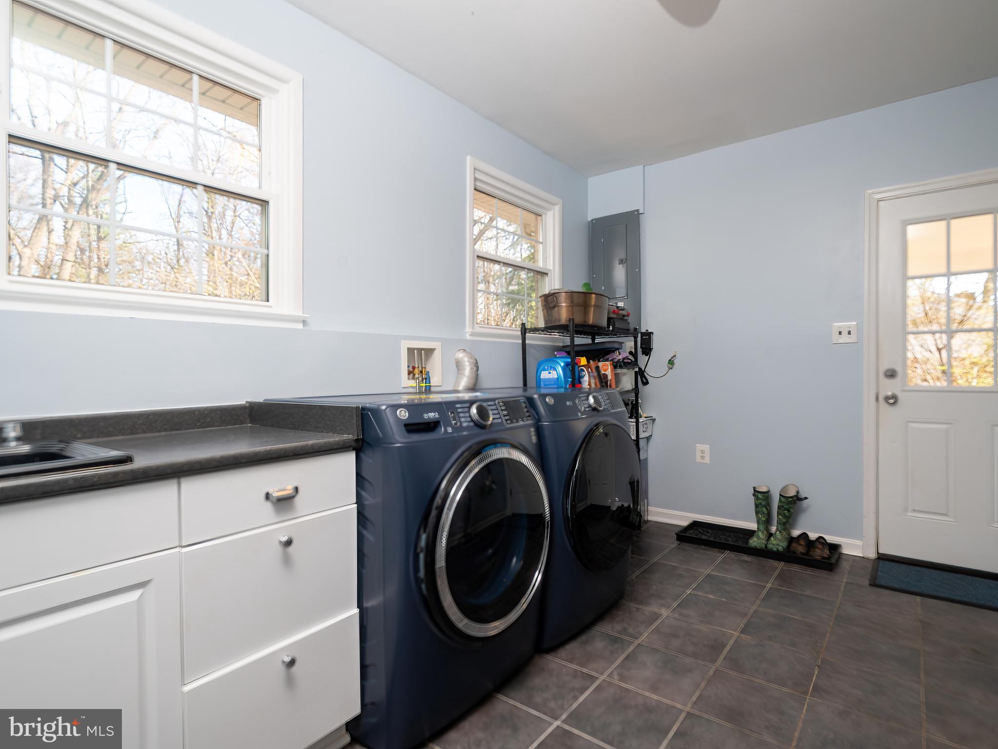 TALL OAKS - Residential