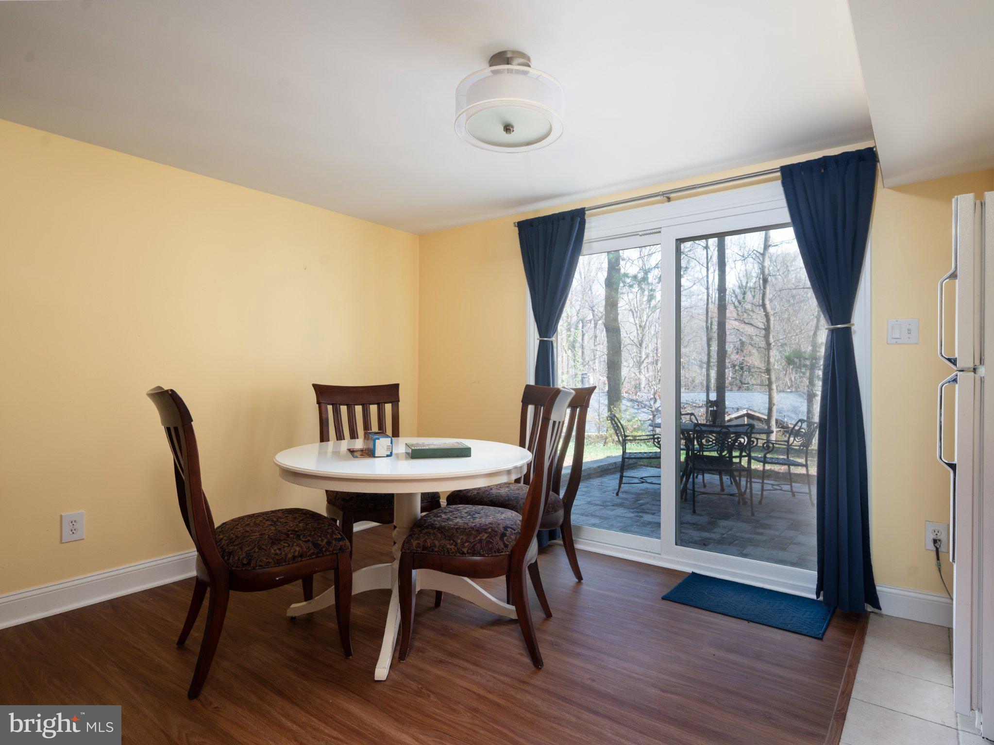 TALL OAKS - Residential