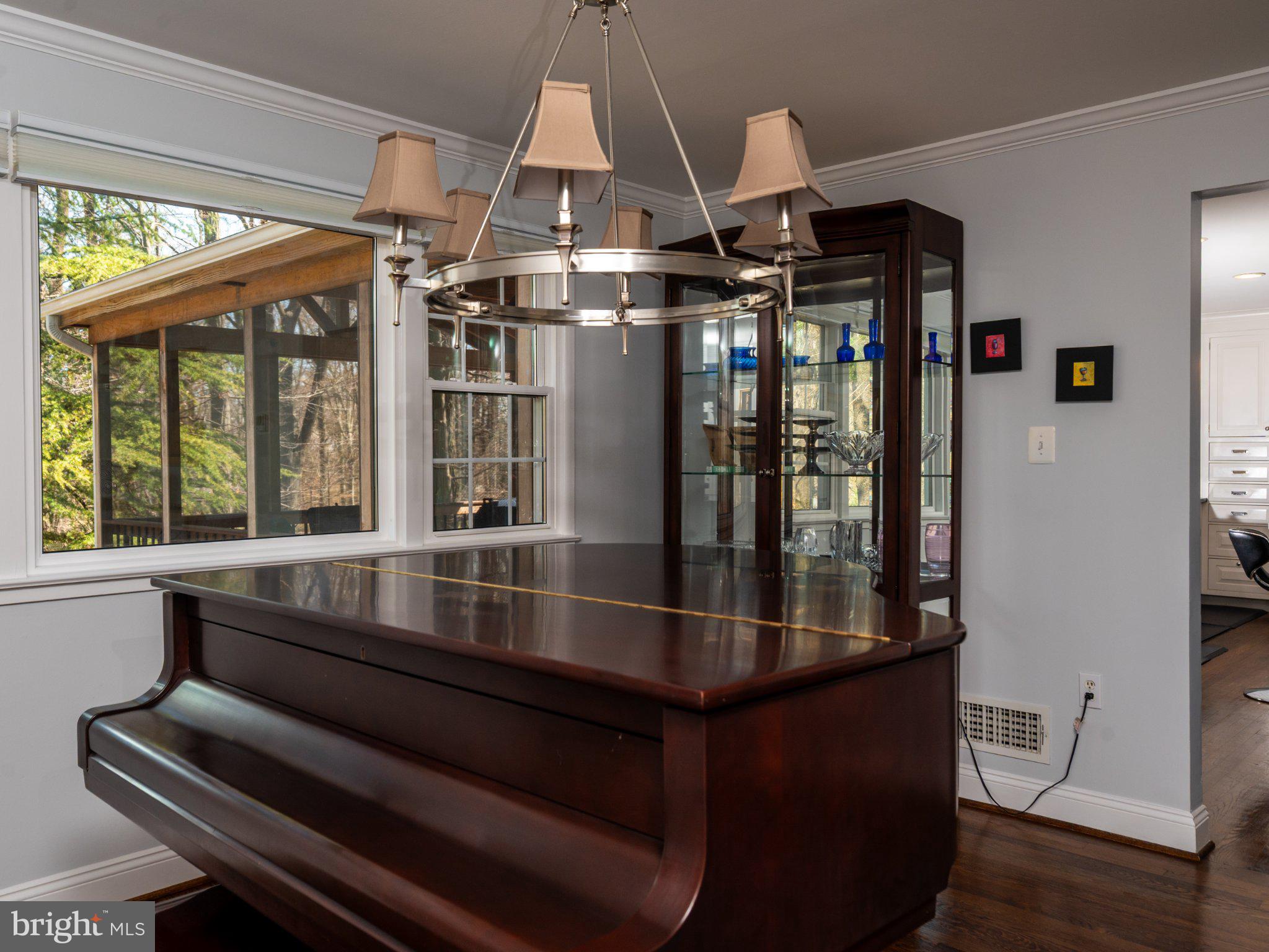 TALL OAKS - Residential