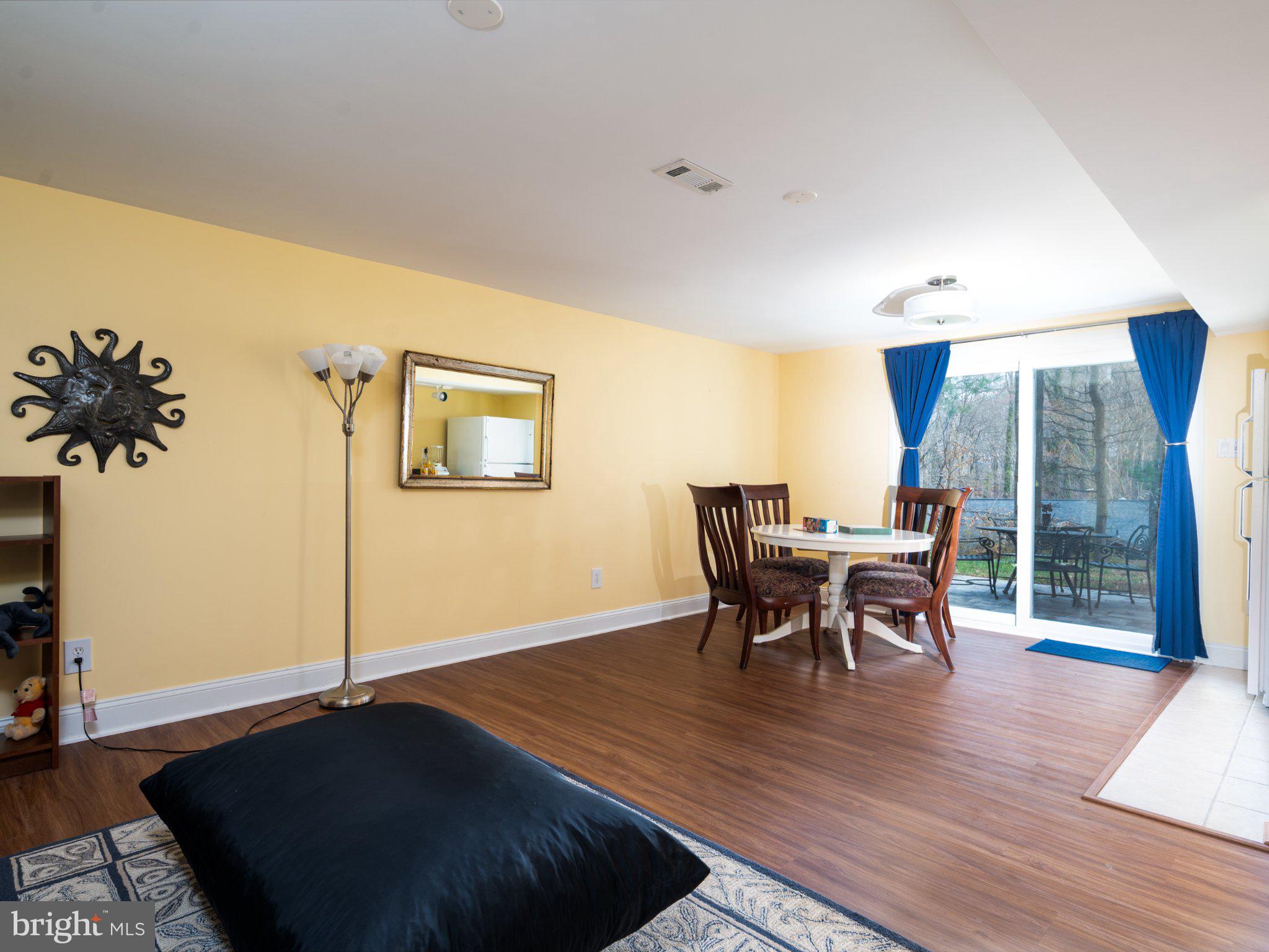 TALL OAKS - Residential