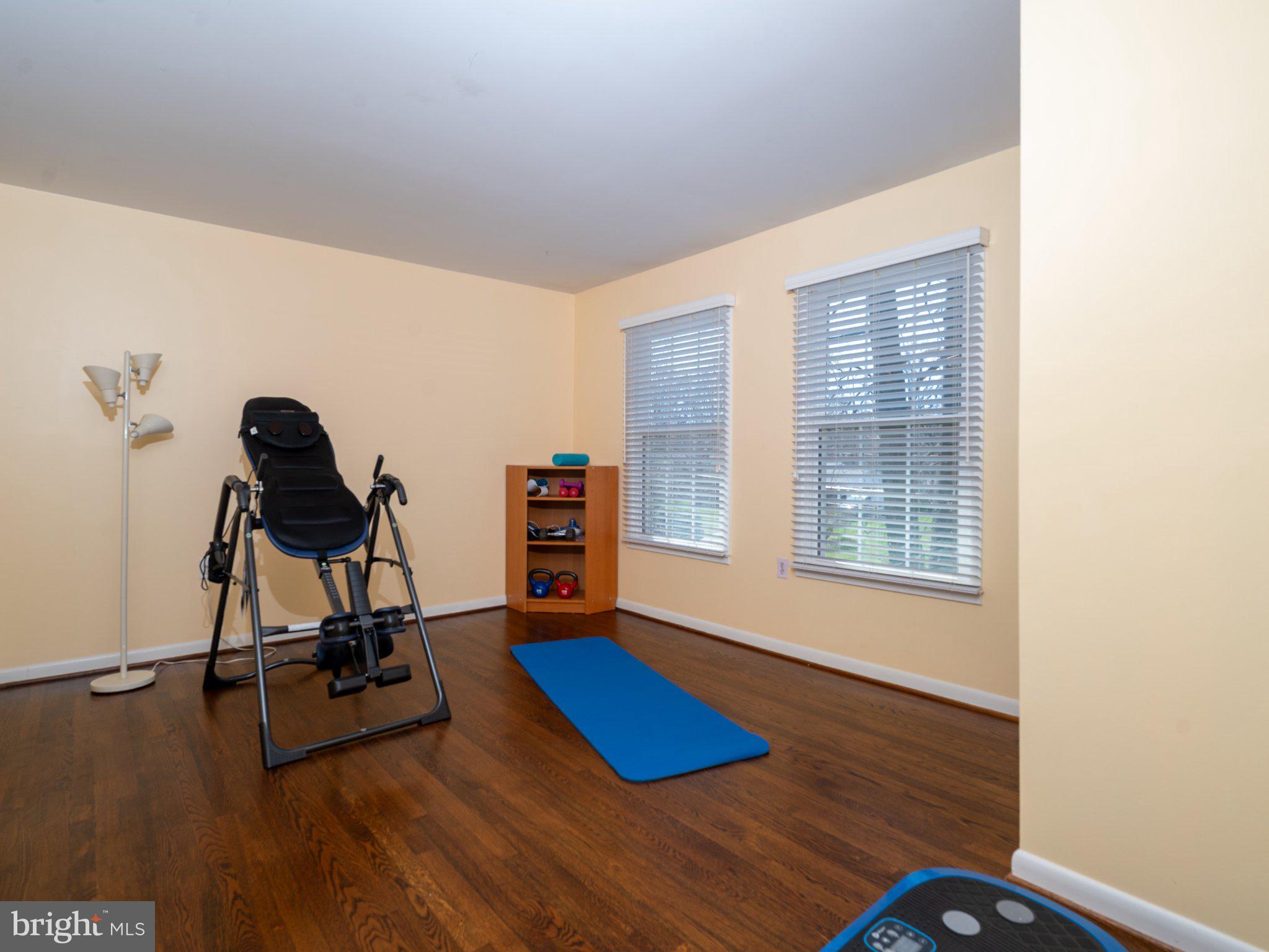 TALL OAKS - Residential